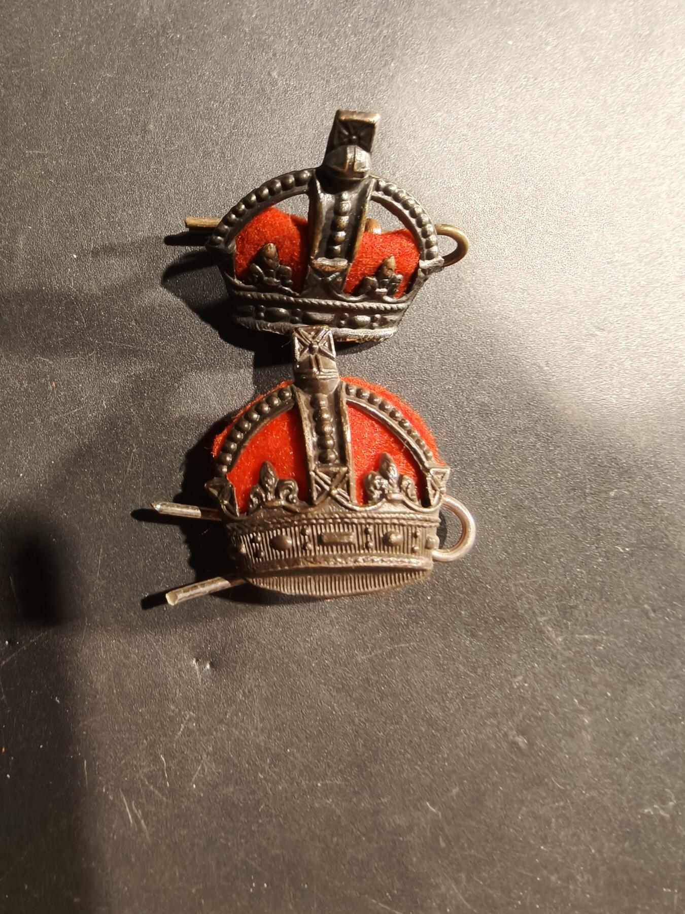 老王徽章第181期 英国军衔配饰一组    都铎王冠    一战时期