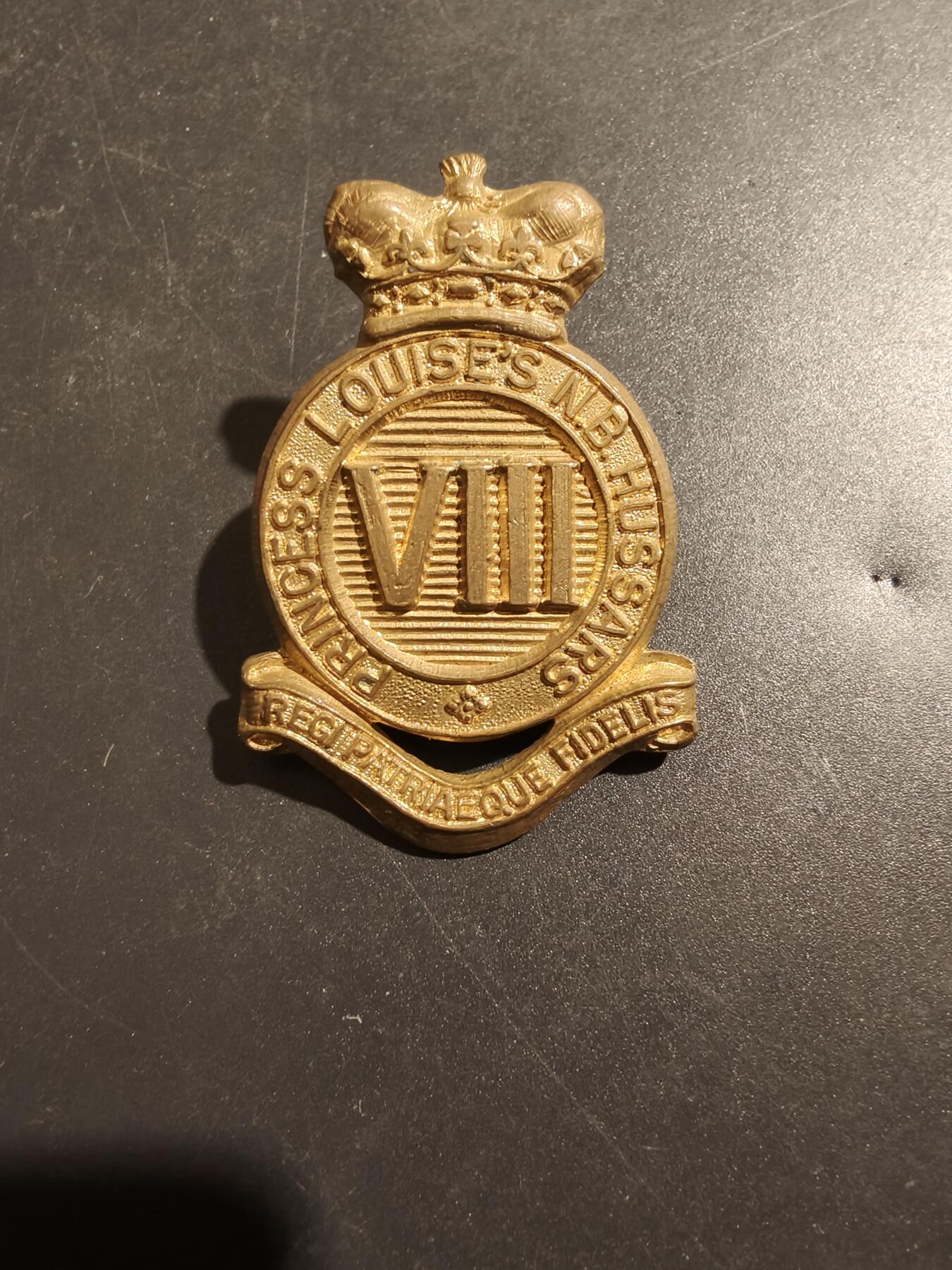 老王徽章第181期 英联邦第8加拿大骠骑兵团帽徽     维多利亚女王时期