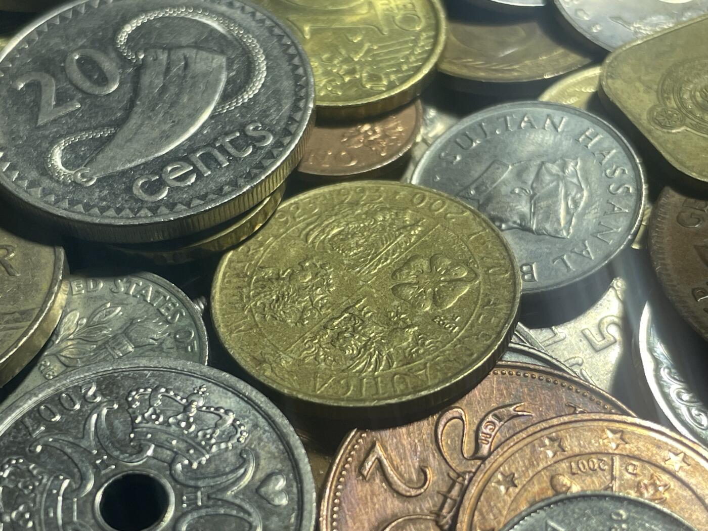 回流0207 外币13斤（无日本币）