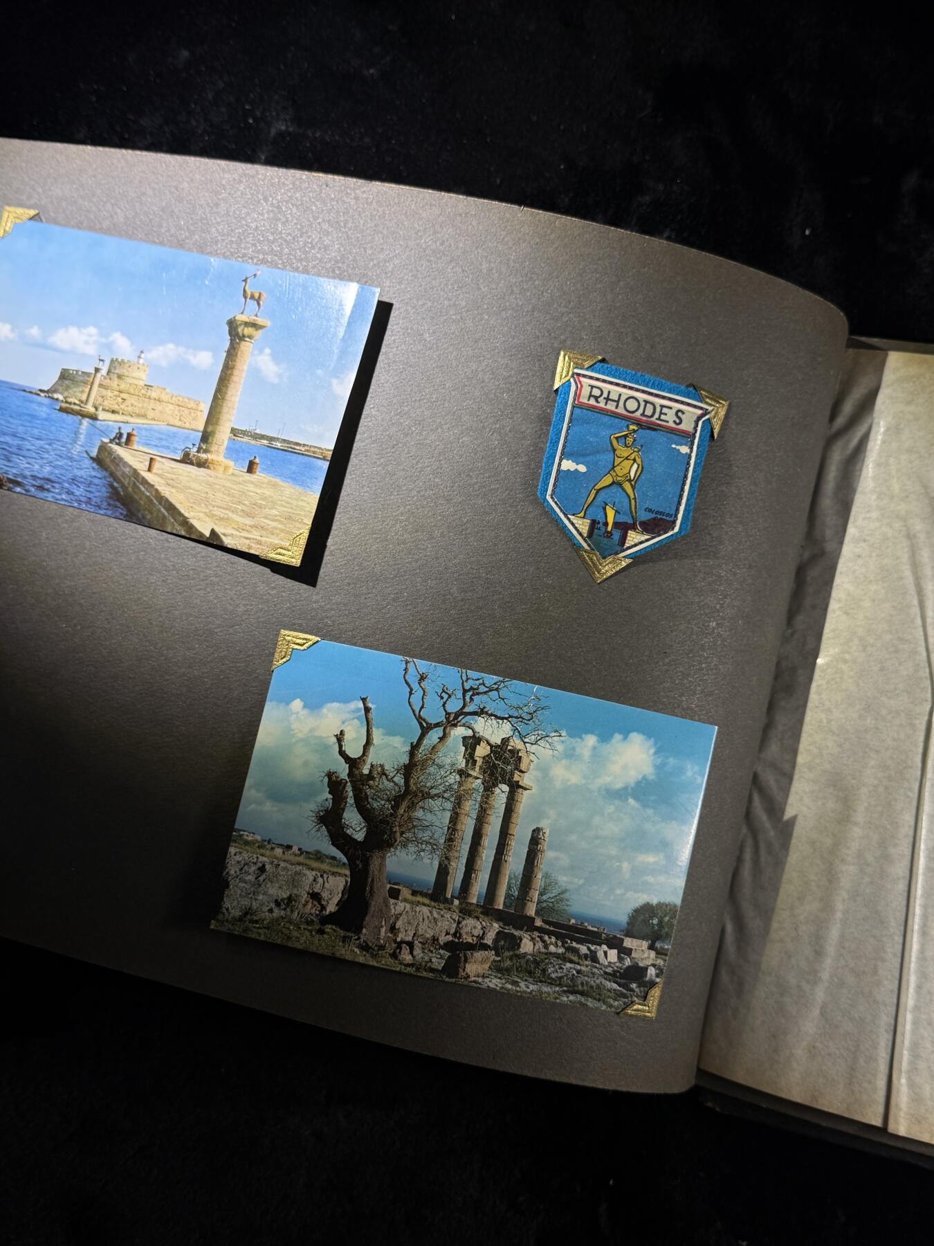 欢庆春节！戎马世界章牌大赏第111期春节大拍 英国狮级巡洋舰船员相册，照片60张左右