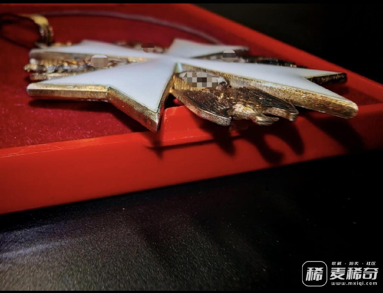 杂勋专场 德国战后原厂制作德三雄鹰勋章（银制热珐琅镀金）