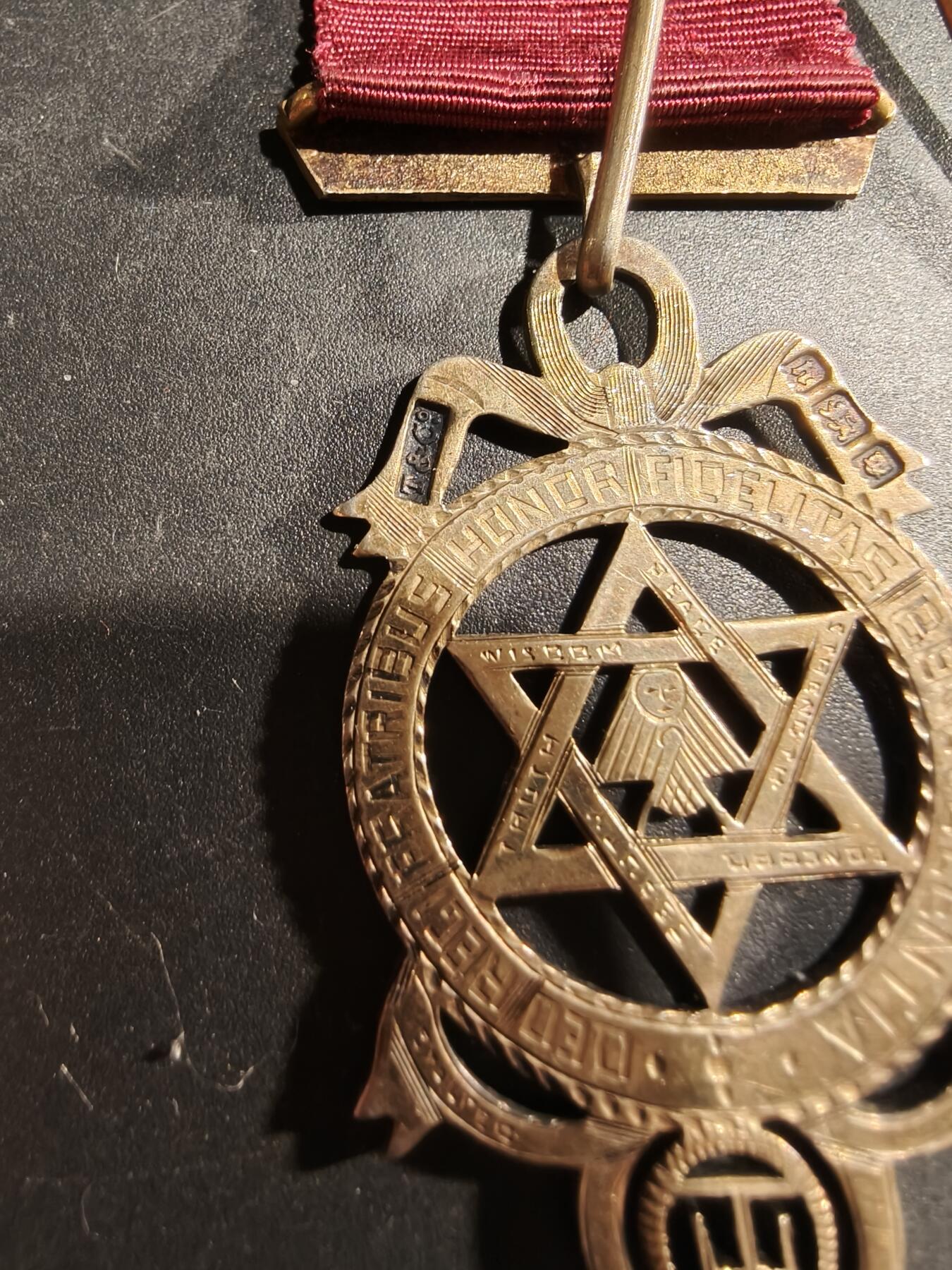 老王徽章第181期 英国共济会奖章    925银镀金    14.3g