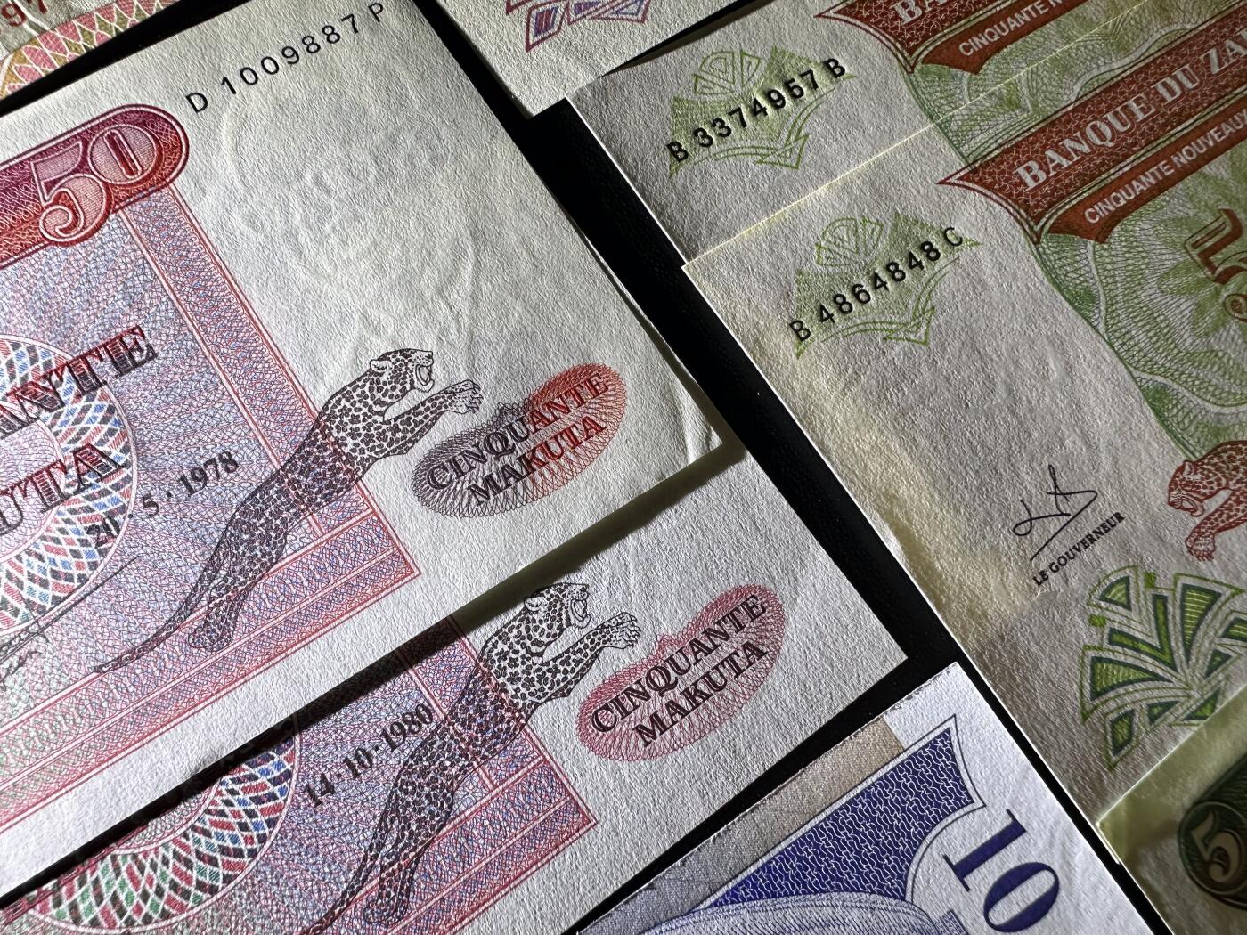 《外钞收藏家》第六百一十期（新年假期场/年后快递恢复正常再发货）（长期征集拍品、欢迎藏友们联系合作） 扎伊尔几个版本 15张一起 全新 有几张有轻微瑕疵