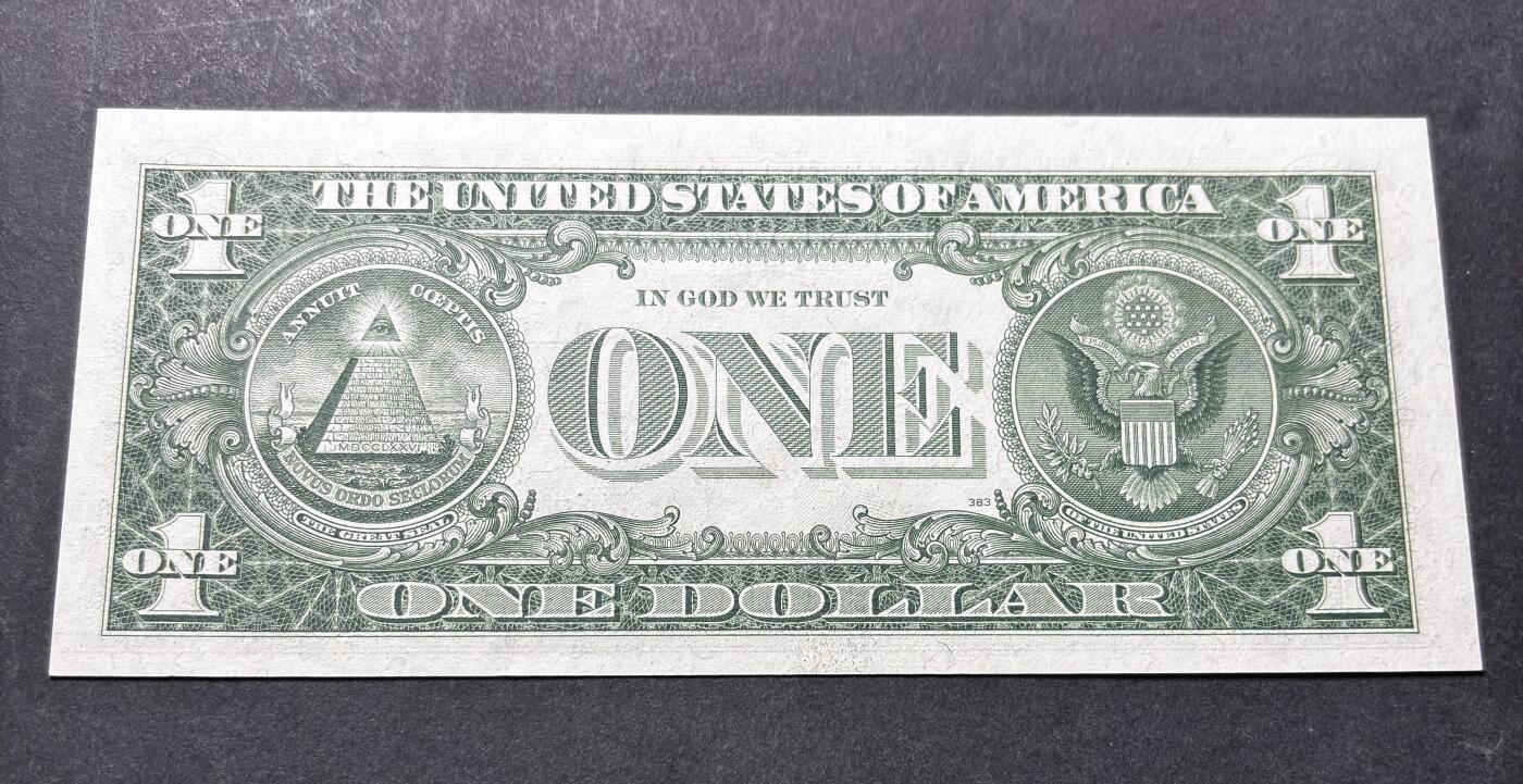 【金马踏春，泉马奔腾】2026 年新年贺岁场，（定于年初五接财神截拍）祝各位老板马到成功，马上有钱，愿岁岁平安喜乐顺遂 全新少见 1957 年蓝印版美国 1 美元，尾号 538