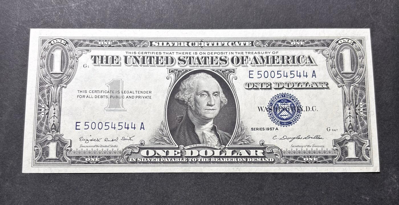 【金马踏春，泉马奔腾】2026 年新年贺岁场，（定于年初五接财神截拍）祝各位老板马到成功，马上有钱，愿岁岁平安喜乐顺遂 全新少见 1957 年蓝印版美国 1 美元，尾号 544 人三号