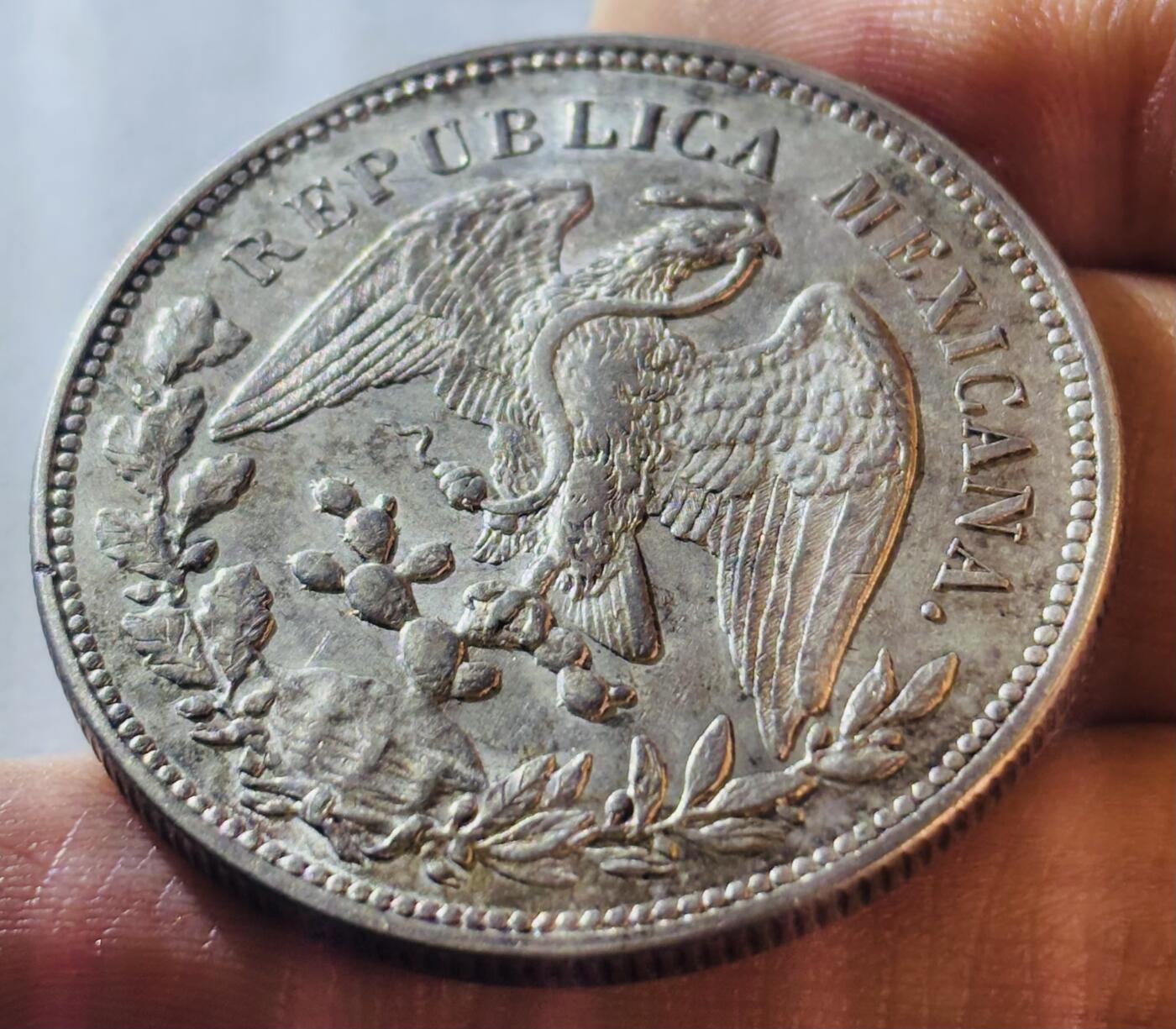 【金马踏春，泉马奔腾】2026 年新年贺岁场，（定于年初五接财神截拍）祝各位老板马到成功，马上有钱，愿岁岁平安喜乐顺遂 1908 年墨西哥鹰洋银元 1 比索，27 克，902 银，难得一见裸币光品，蛇鹰羽翼清晰