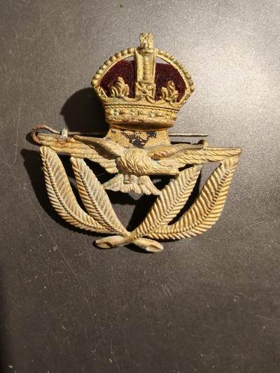 老王徽章第181期 - 英国皇家空军士官大檐帽帽徽    金属版    二战时期
