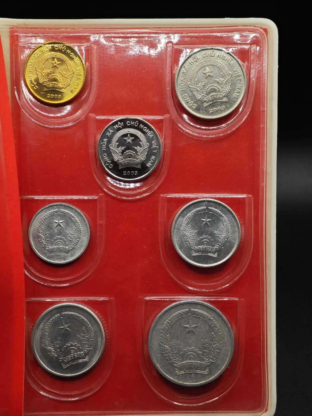 【淘币小摊】实时拍第八百七十拍   银币套币场    年前最后一场周一预留全部发出 本场无中意拍品可私信周日发货请更换最新收货地址不方便收货的请勿参拍或者顺丰到付 越南银行发行硬币收藏册