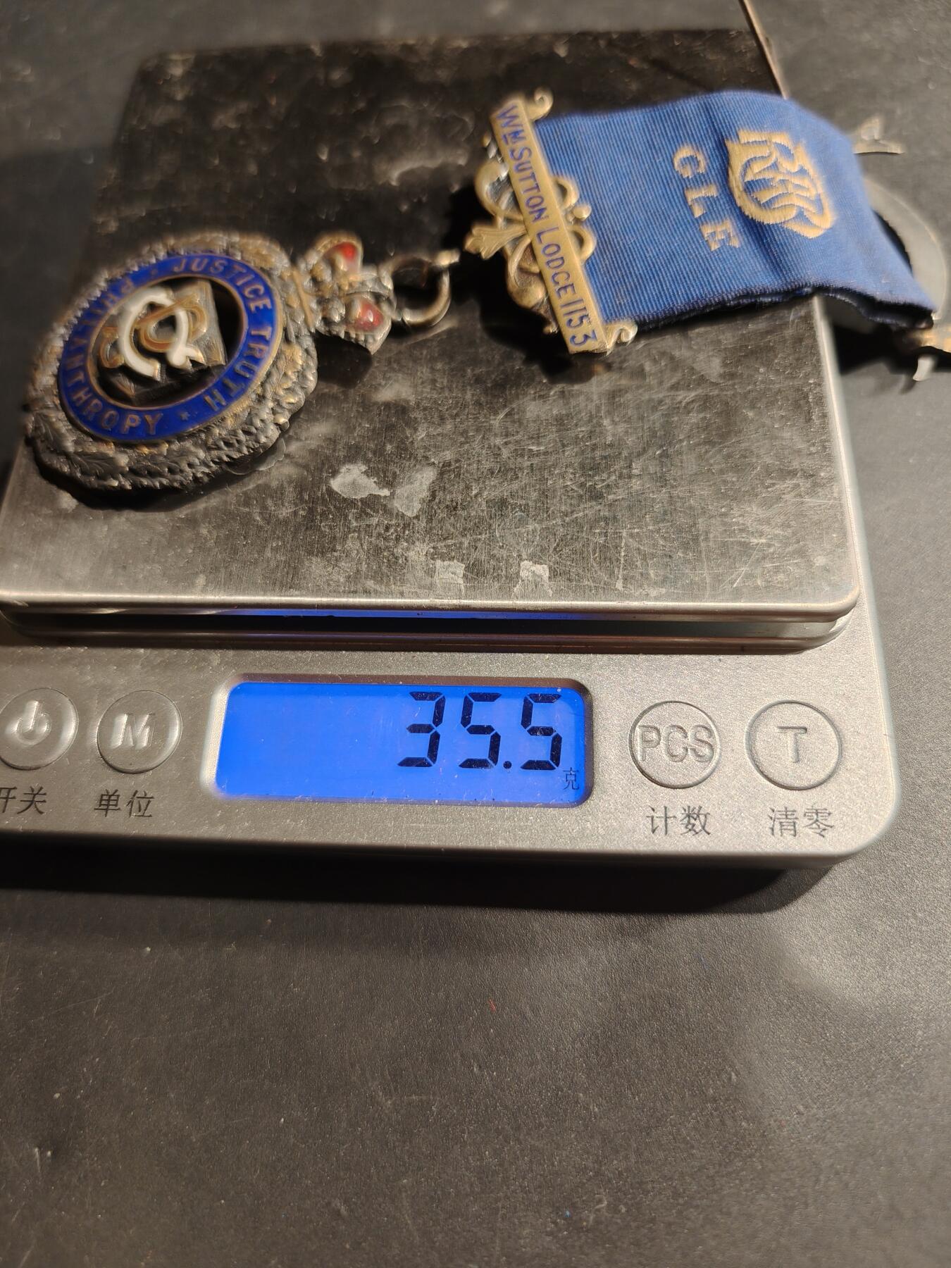 老王徽章第181期 英国共济会奖章    925银镀金珐琅   35.5g