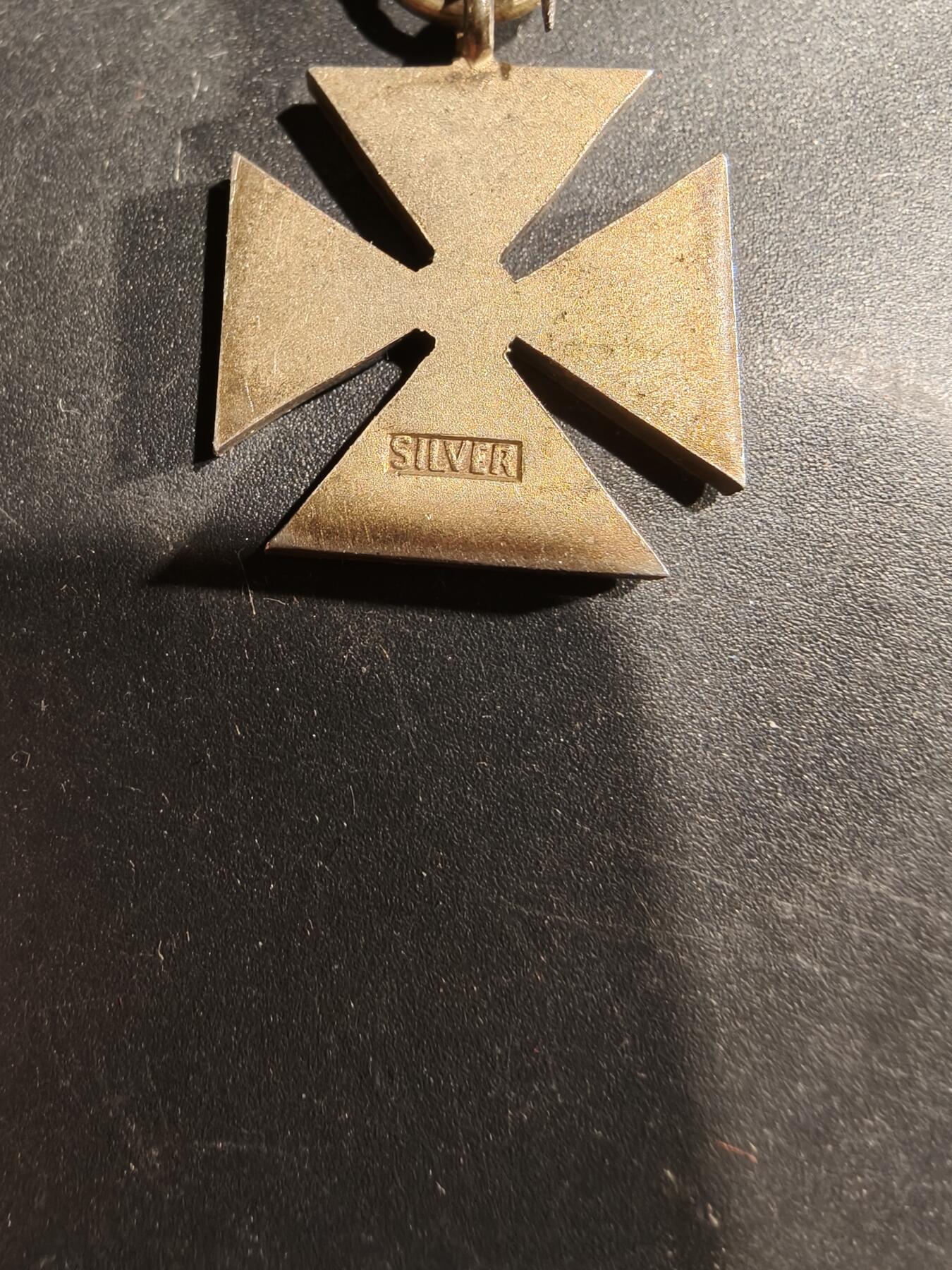 老王徽章第181期 英国共济会奖章    马耳他十字造型    925银镀金珐琅    10.6g