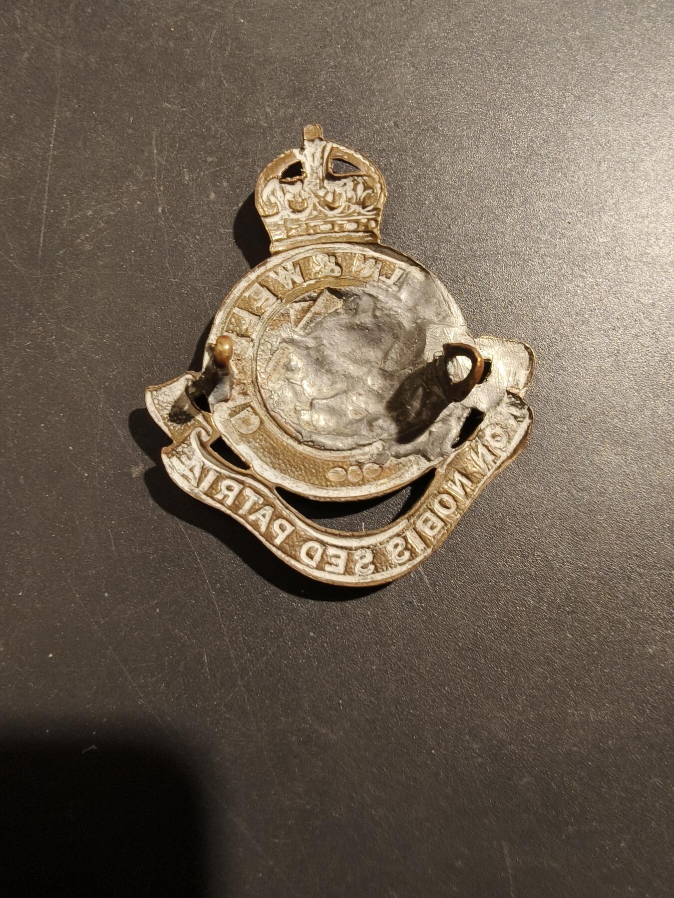 老王徽章第181期 英联邦加拿大林肯和韦兰团帽徽     一战时期