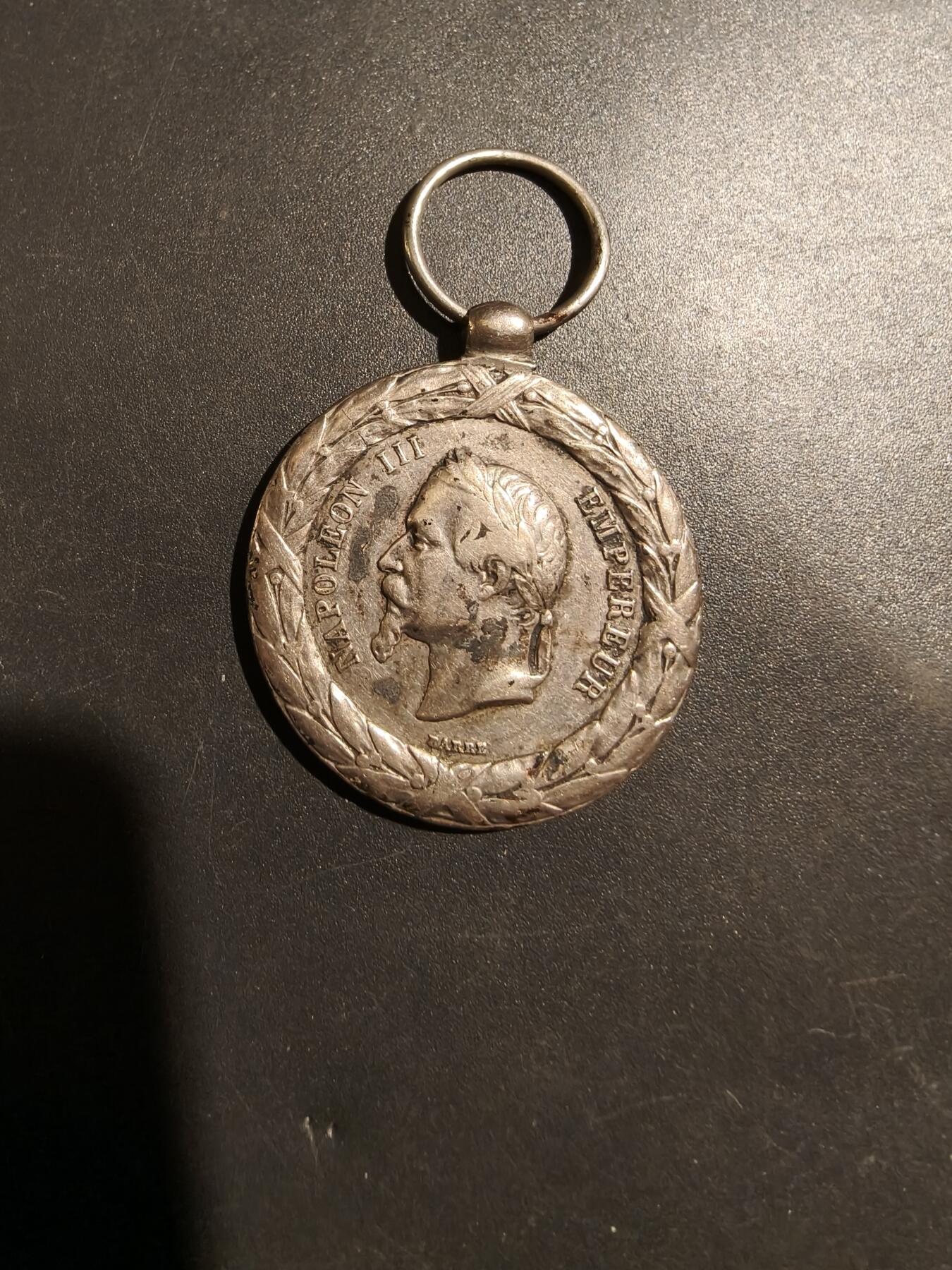 老王徽章第181期 法国拿破仑三世1859远征意大利战役奖章   950银    无绶带