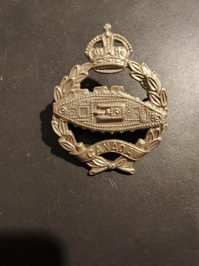 老王徽章第181期 - 英联邦皇家加拿大坦克团帽徽     二战时期