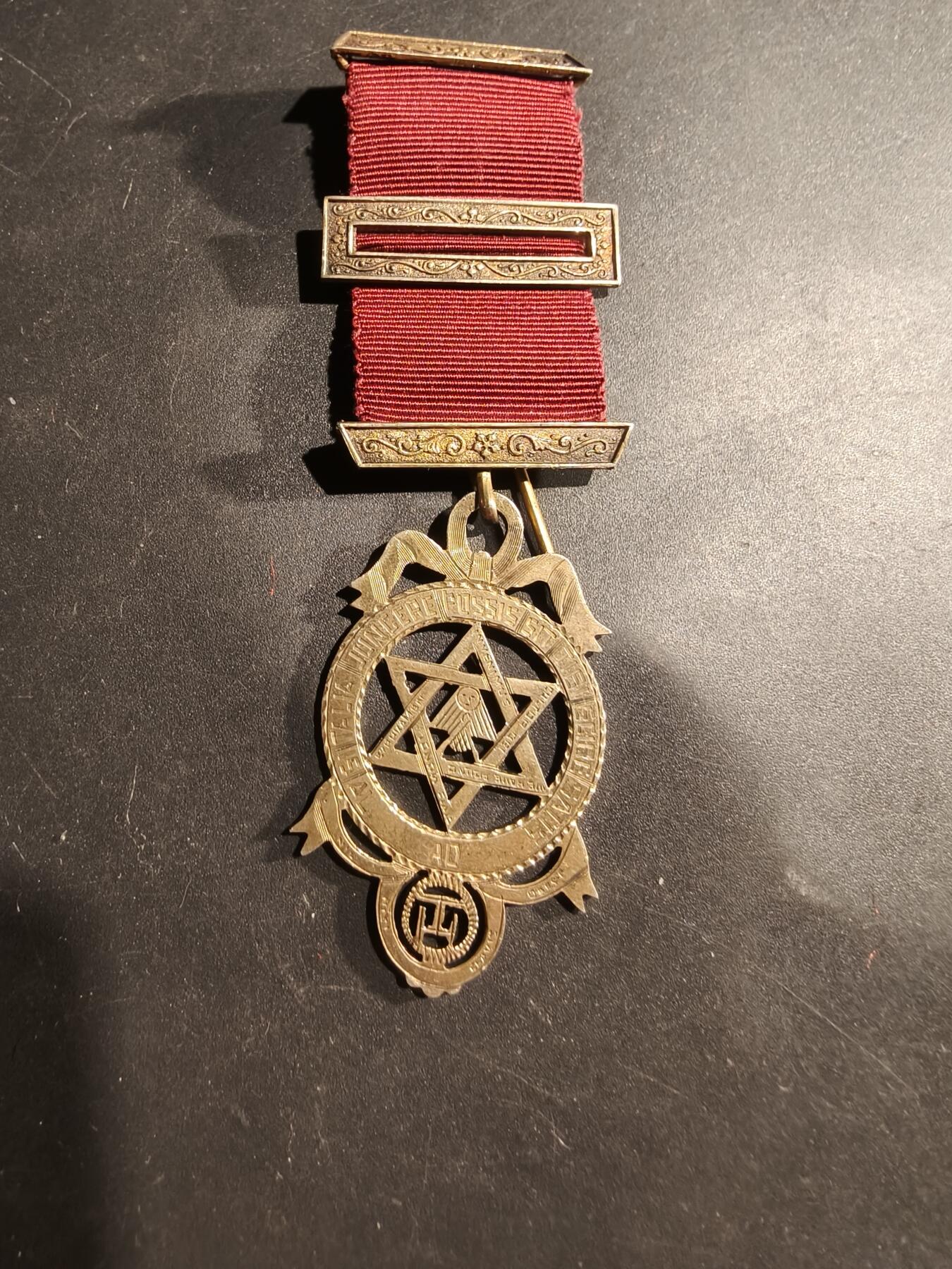 老王徽章第181期 英国共济会奖章    925银镀金    14.3g