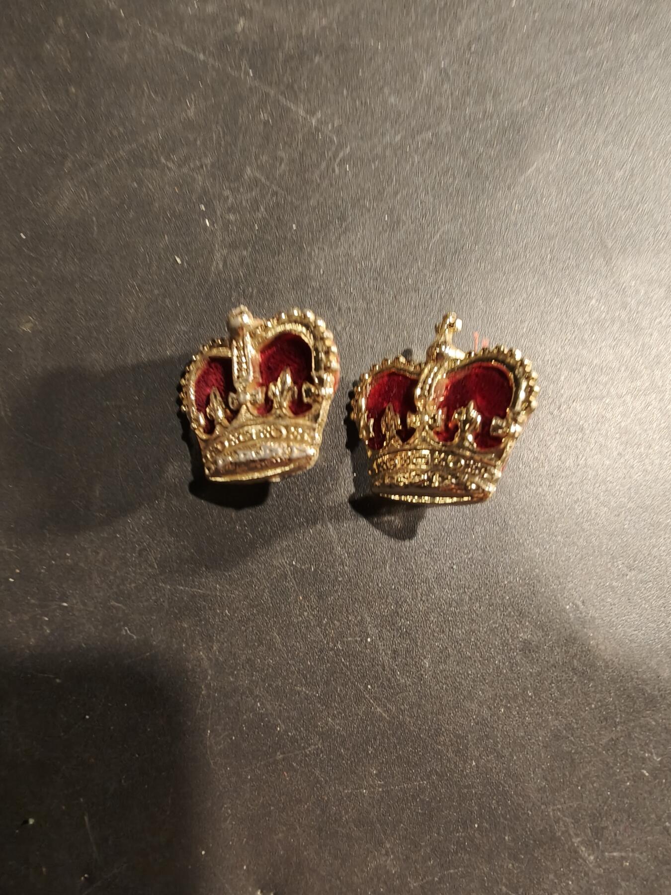 老王徽章第181期 英国军衔配饰一组    女王时期