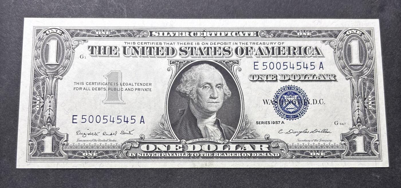 【金马踏春，泉马奔腾】2026 年新年贺岁场，（定于年初五接财神截拍）祝各位老板马到成功，马上有钱，愿岁岁平安喜乐顺遂 全新少见 1957 年蓝印版美国 1 美元，尾号 545 人三号