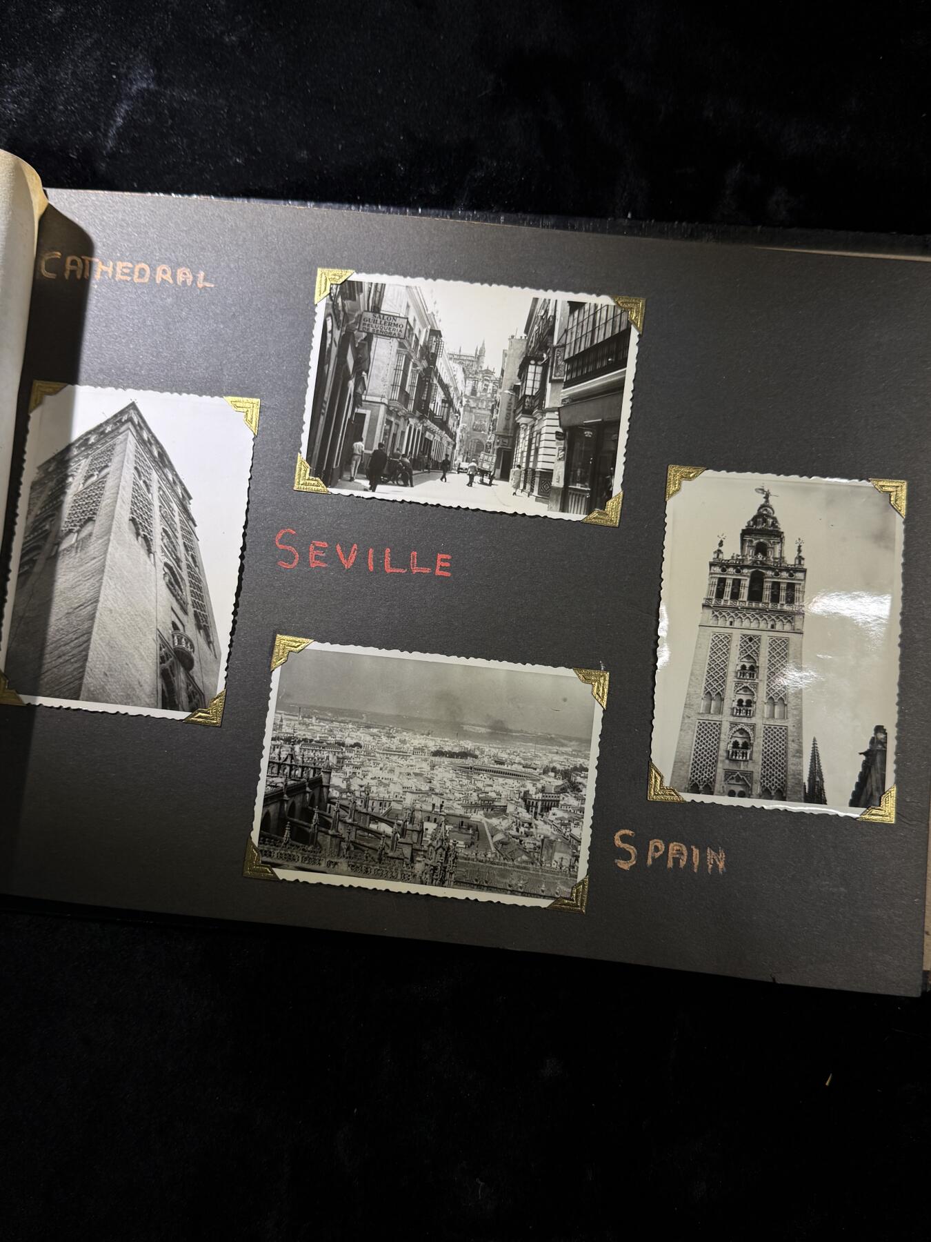 欢庆春节！戎马世界章牌大赏第111期春节大拍 英国狮级巡洋舰船员相册，照片60张左右