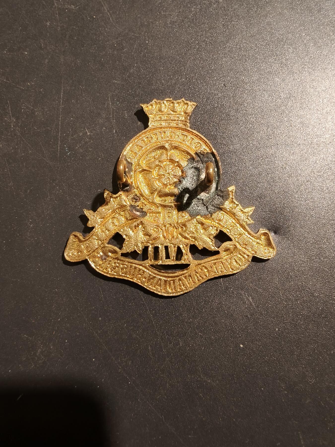 老王徽章第181期 英联邦加拿大第17约克公爵皇家加拿大骠骑兵团帽徽     二战时期    该团是第3加拿大步兵师的师属侦察团 