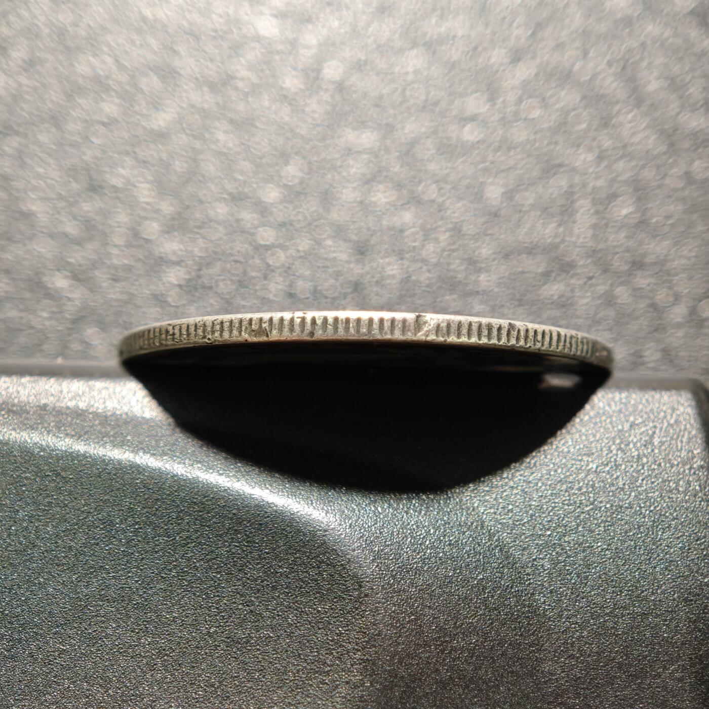 【德藏】世界币章拍卖第165期（拍品征集中~欢迎藏友联系） 1877年 美国坐洋半美元银币 有打孔 直径约：30.4mm；重约：11.7g