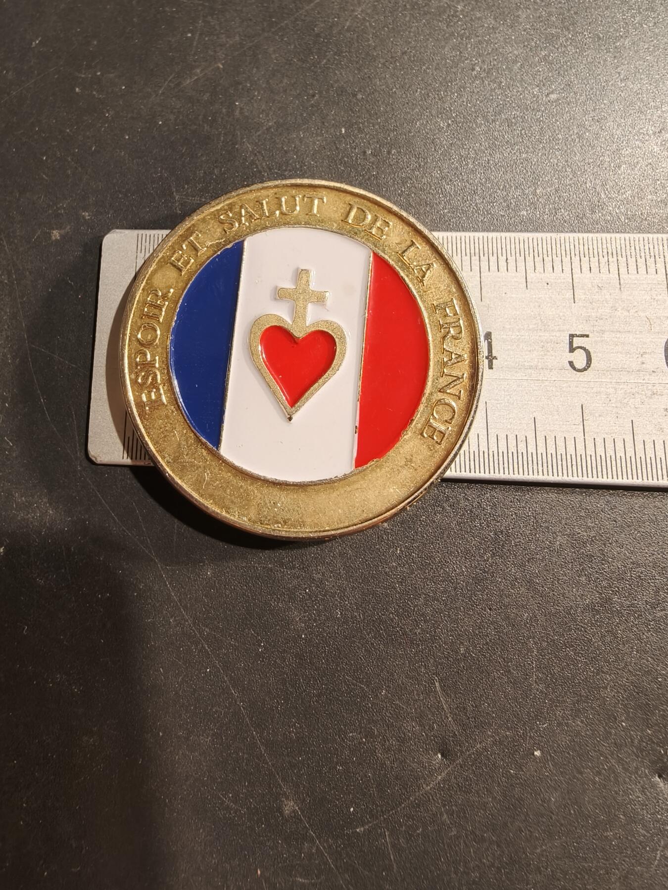 老王徽章第181期 法国圣心大教堂纪念章    原盒     直径40mm    重量29.5g