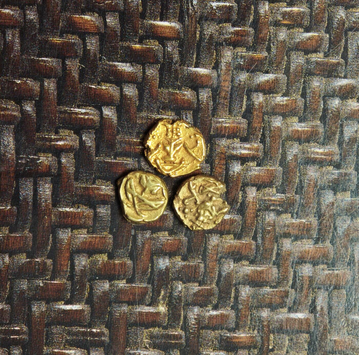 2026年2月捡漏拍 印度法兰金币3枚一组 每个0.3-0.4克