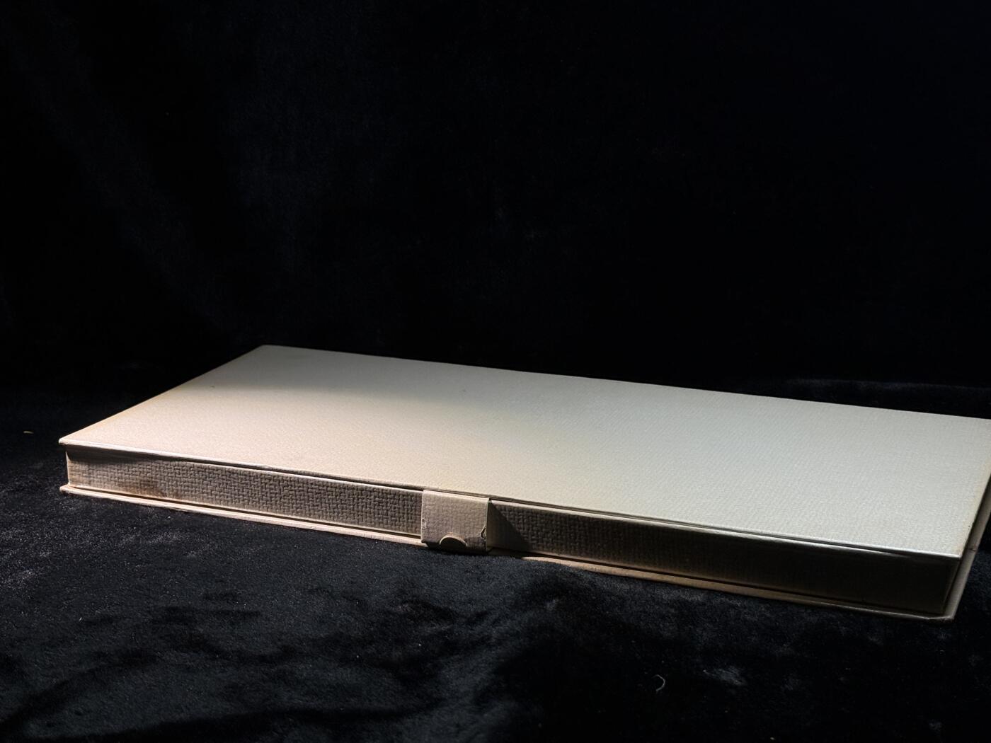 欢庆春节！戎马世界章牌大赏第111期春节大拍 日本松下幸之助旭日桐花章授勋纪念餐具