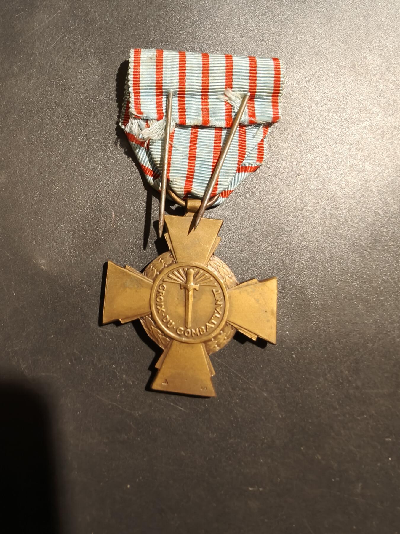 老王徽章第181期 法国战斗十字奖章