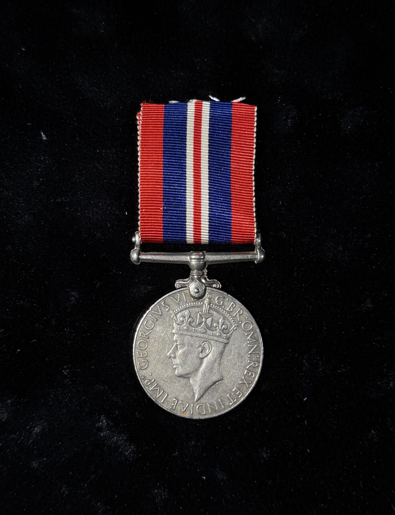 欢庆春节！戎马世界章牌大赏第111期春节大拍 英国二战战争奖章，带边铭，授予印度士兵