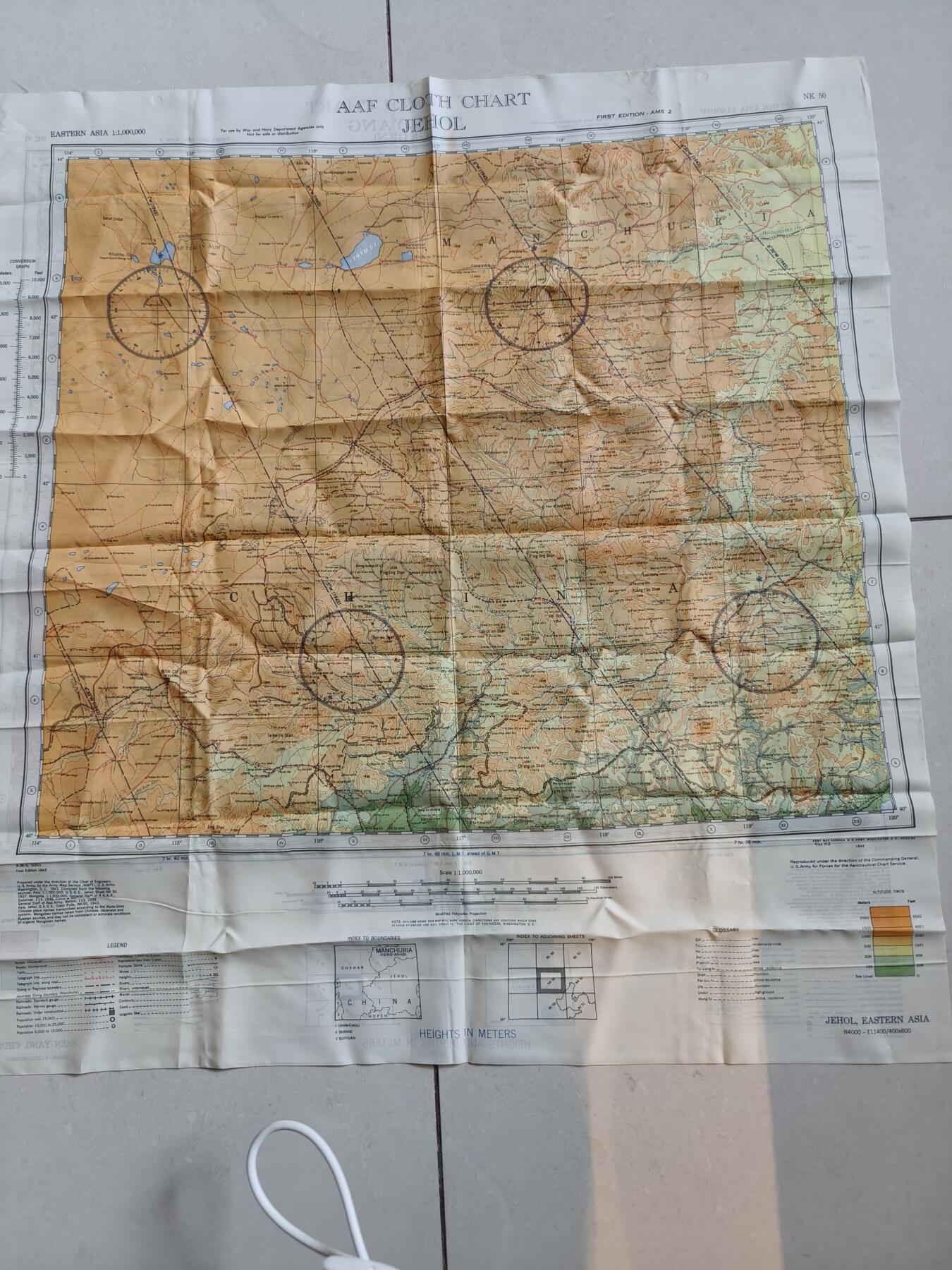 老王徽章第181期 美国二战陆军航空兵逃生图     中国战区      沈阳市+热河省     尺寸约60×60cm     少见版本