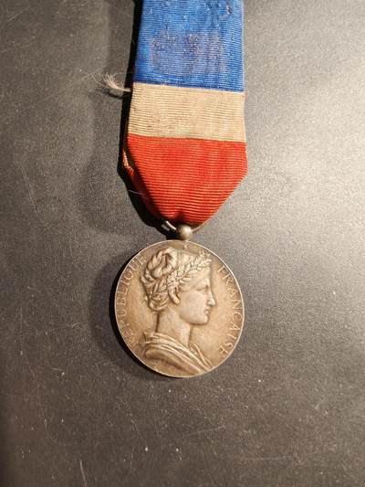 老王徽章第181期 - 法国银级劳工奖章   950银    少见农业部版    10.9g