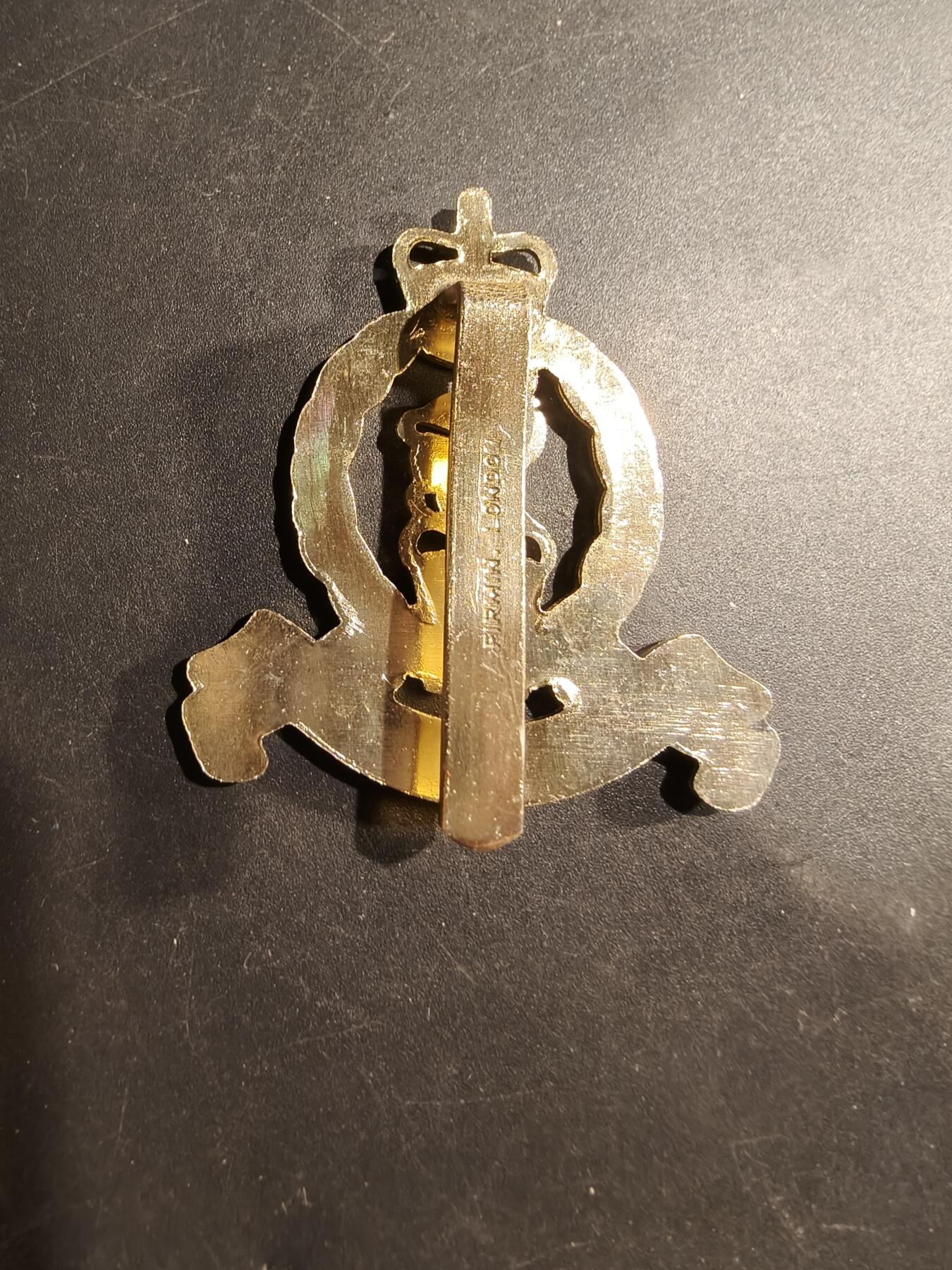 老王徽章第181期 英国皇家财务团帽徽    女王时期