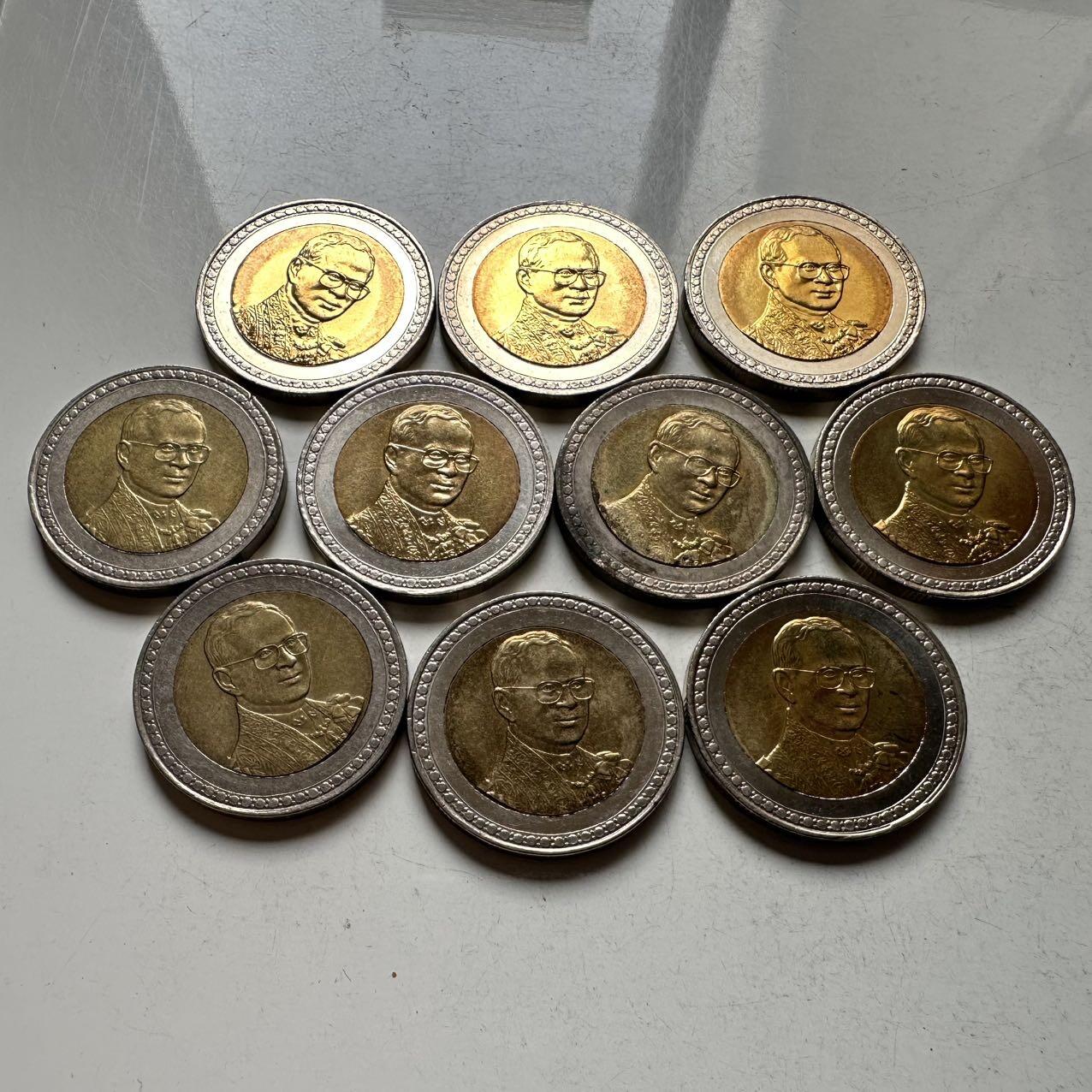 🌹外币初藏🌹🐯2026年第18场 快递将在12号停运 年前需发货的抓紧 ，年后正月十五恢复发货 泰国2006年泰王执政60周年10泰铢双色纪念币10枚 a