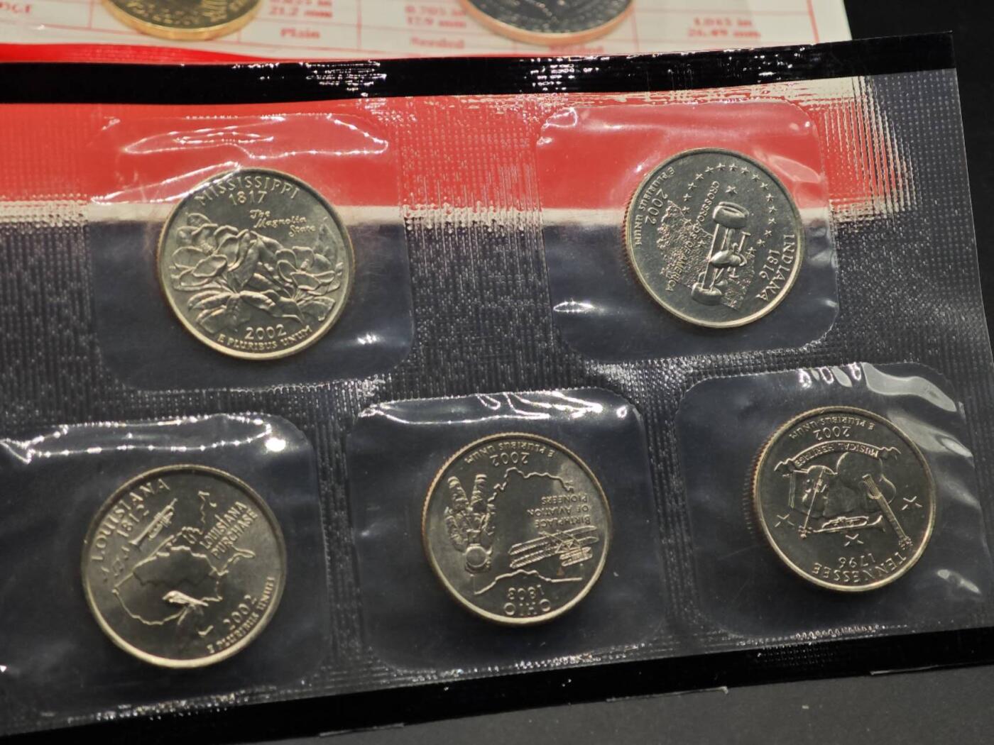 【淘币小摊】实时拍第八百七十拍   银币套币场    年前最后一场周一预留全部发出 本场无中意拍品可私信周日发货请更换最新收货地址不方便收货的请勿参拍或者顺丰到付 美国2002年套币