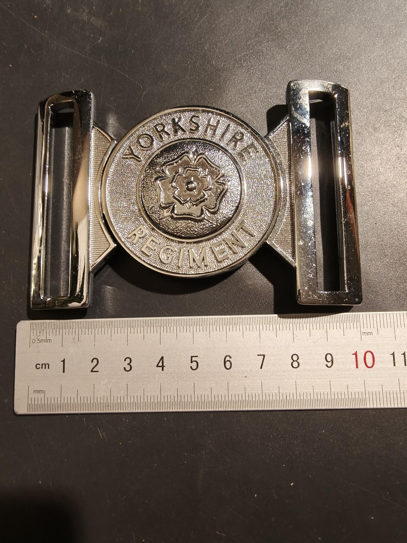 老王徽章第181期 英国约克郡步兵团腰带扣    大尺寸    中间可分离     长10cm