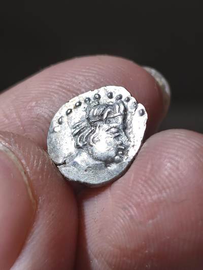 非常少见精品！ 大月氏-贵霜帝国早期银币~！约公元1世纪 丘就却奥波银币 丝路有名品种人物 丘就却形象在中亚存在造像和织物 丝路名品
