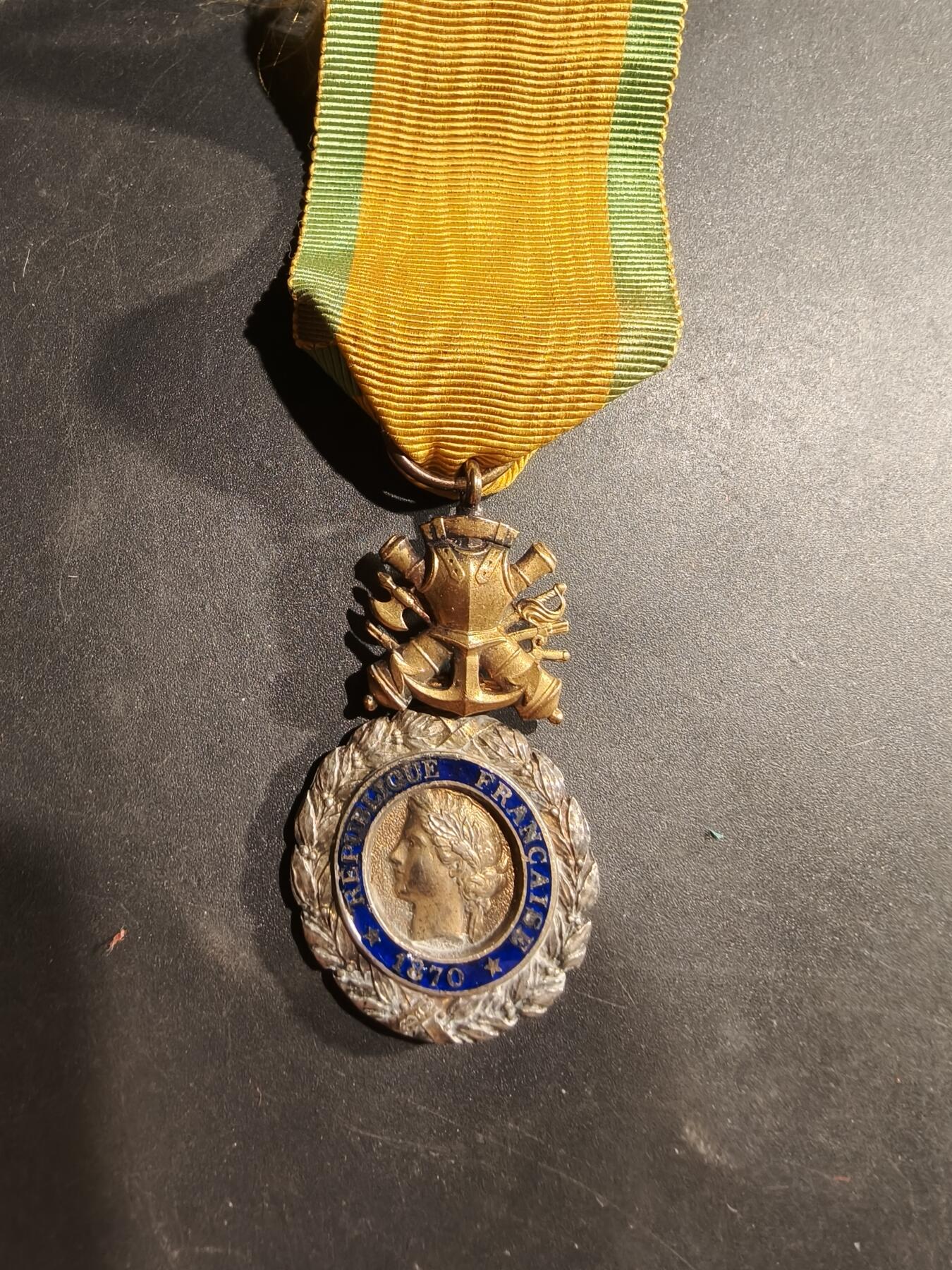 老王徽章第181期 法国军事奖章   三共时期    950银镀金珐琅   原盒   20.6g