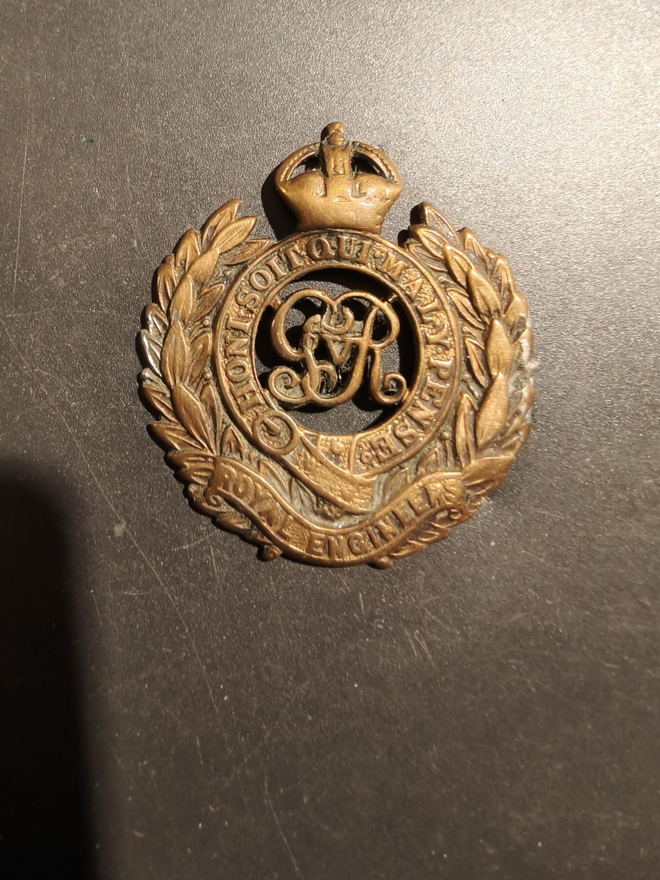 老王徽章第181期 英国皇家工兵团帽徽    一战时期