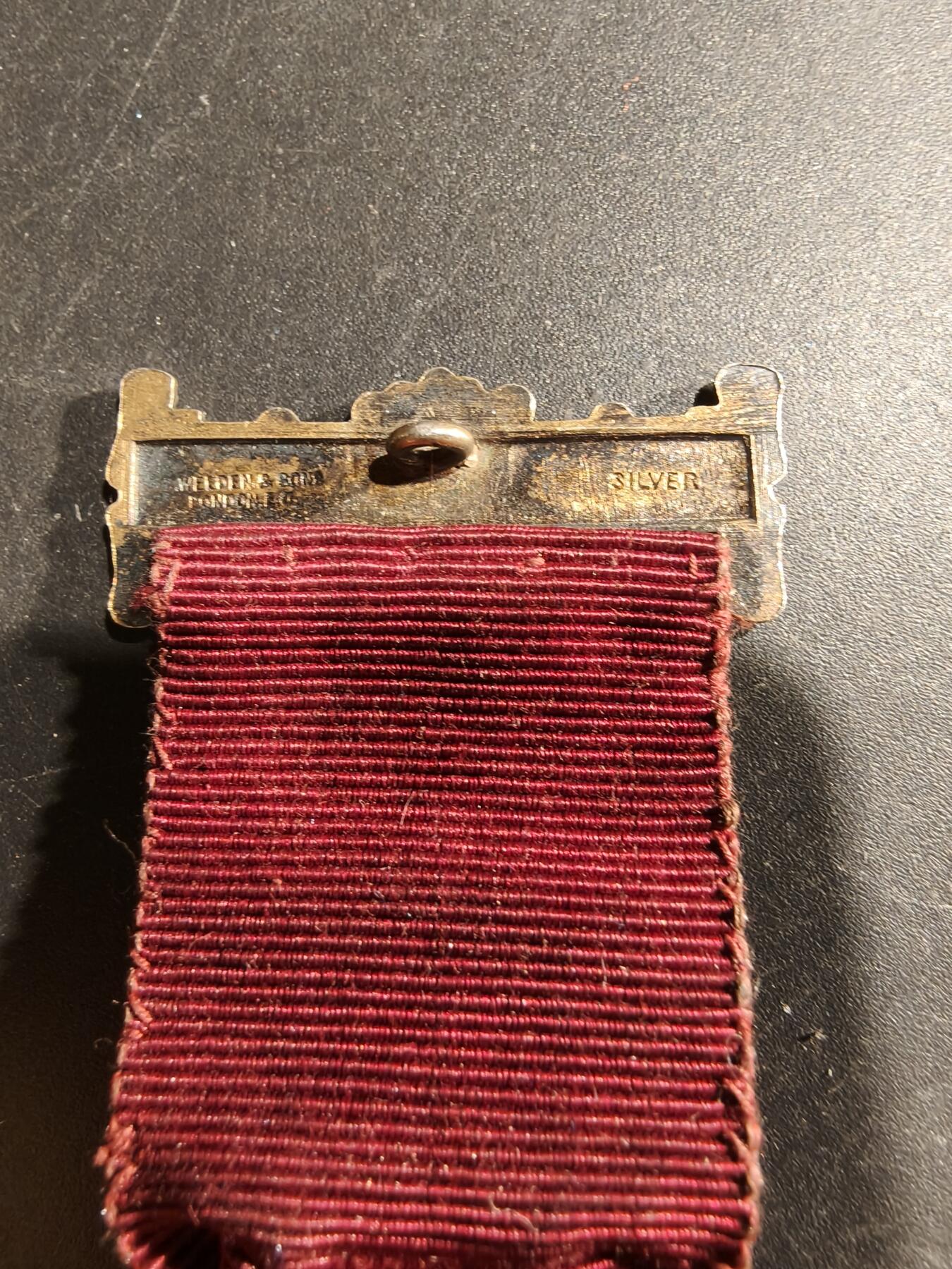 老王徽章第181期 英国共济会奖章    925银镀金珐琅    16.8g