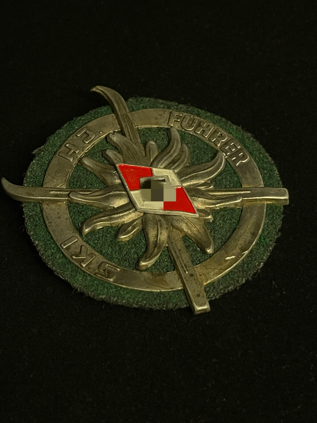 杂勋专场 德国（1939）小胡子青年团（HJ）滑雪能手证章 大尺寸 带布质背衬 极为少见