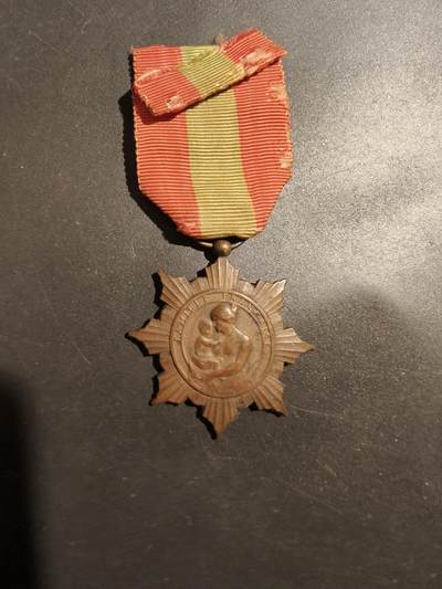 老王徽章第181期 - 法国铜级母亲奖章