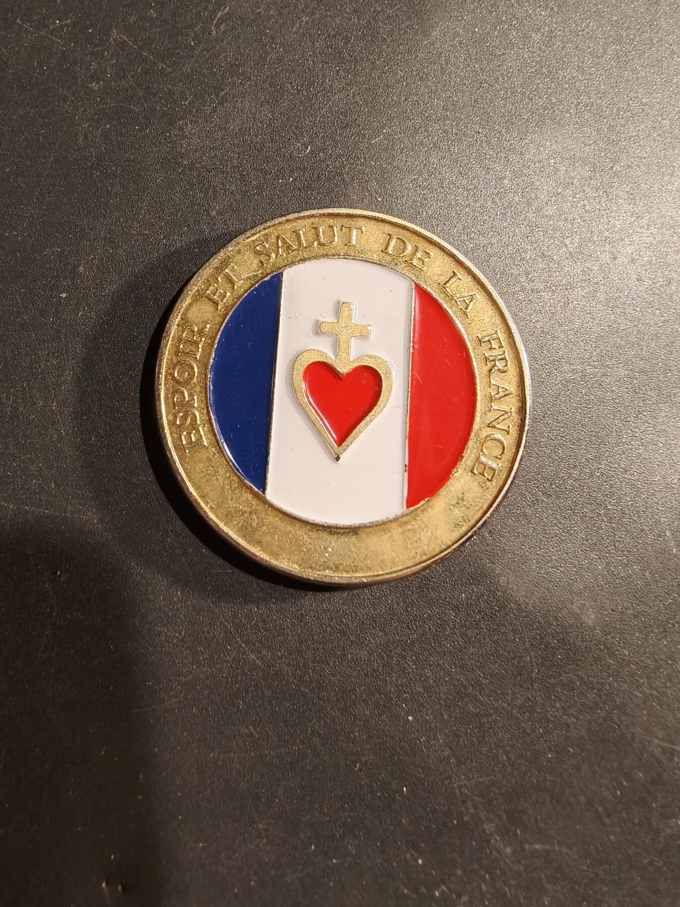 老王徽章第181期 法国圣心大教堂纪念章    原盒     直径40mm    重量29.5g