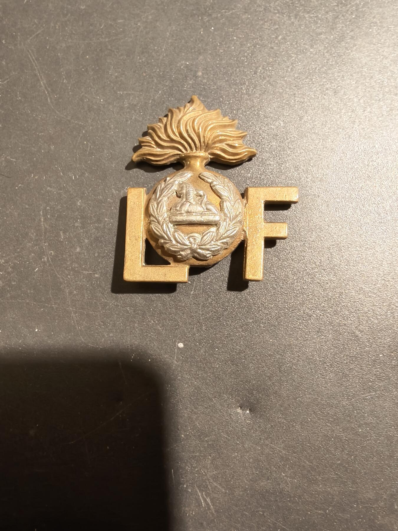 老王徽章第181期 英国兰开夏燧发枪步兵团领章    一战时期