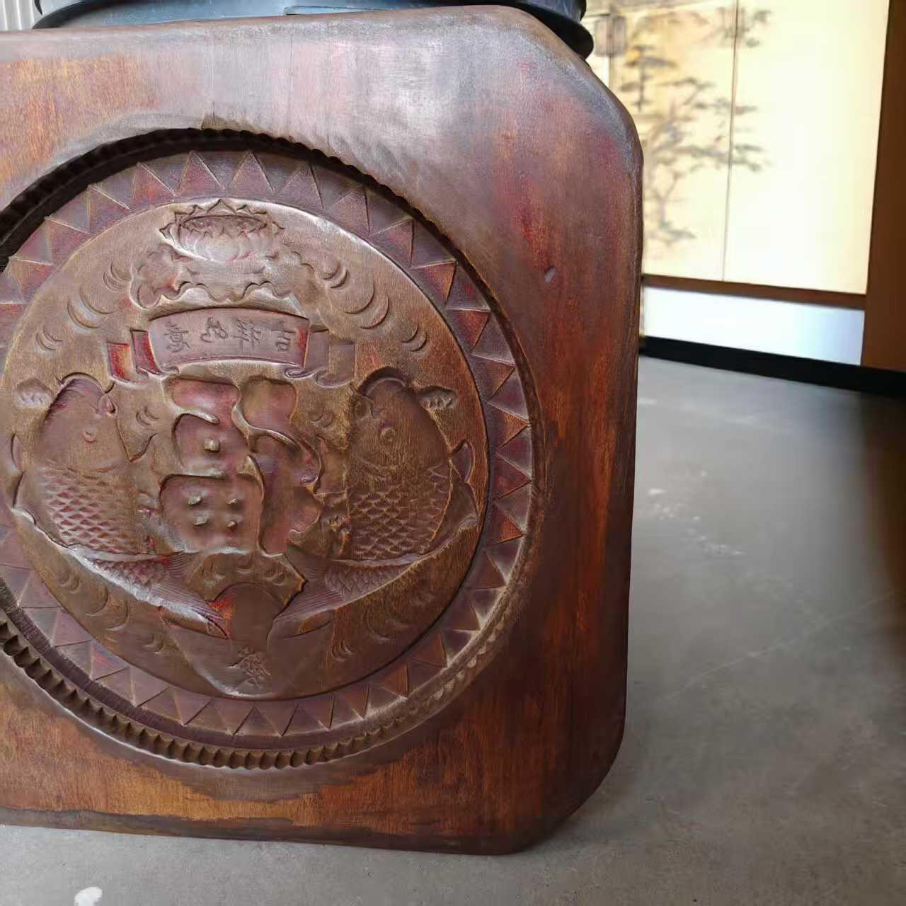 民国时期，核桃木，高阴反雕连年有鱼喜饼模，雕工精美，包浆醇厚，寓意吉祥