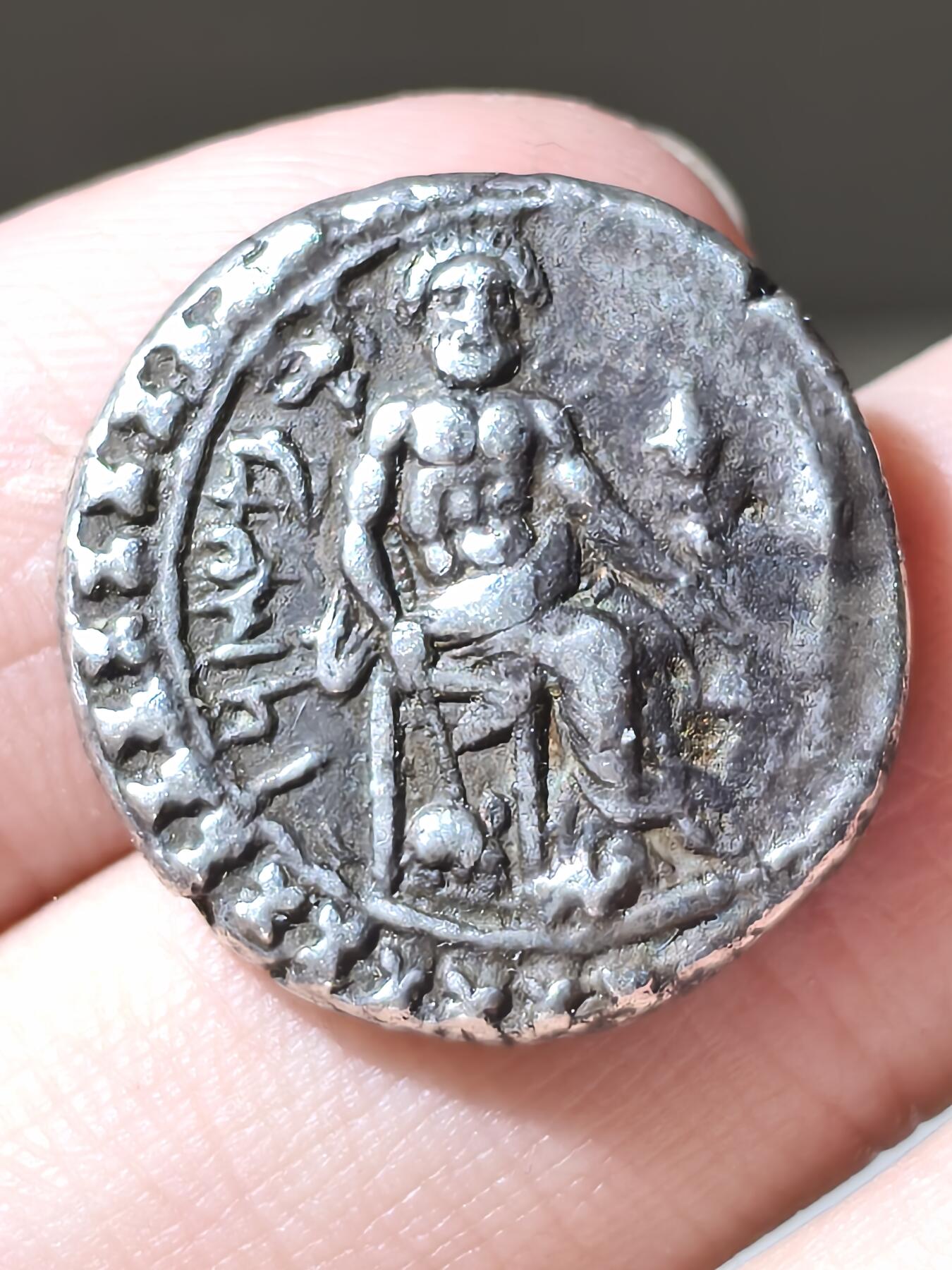 星盘世界钱币二月二十一日初五 世界古典币春节精品大拍 祝各位藏友马年大吉-新年新气象！ 典藏名誉品！波斯阿契美尼德帝国 总督达塔莫斯 斯塔特大银币 公元前384-361年 正面城墙环和巴力神坐像 背面阿娜神与总督  ROMA旧藏名拍出品 4-5000元价值