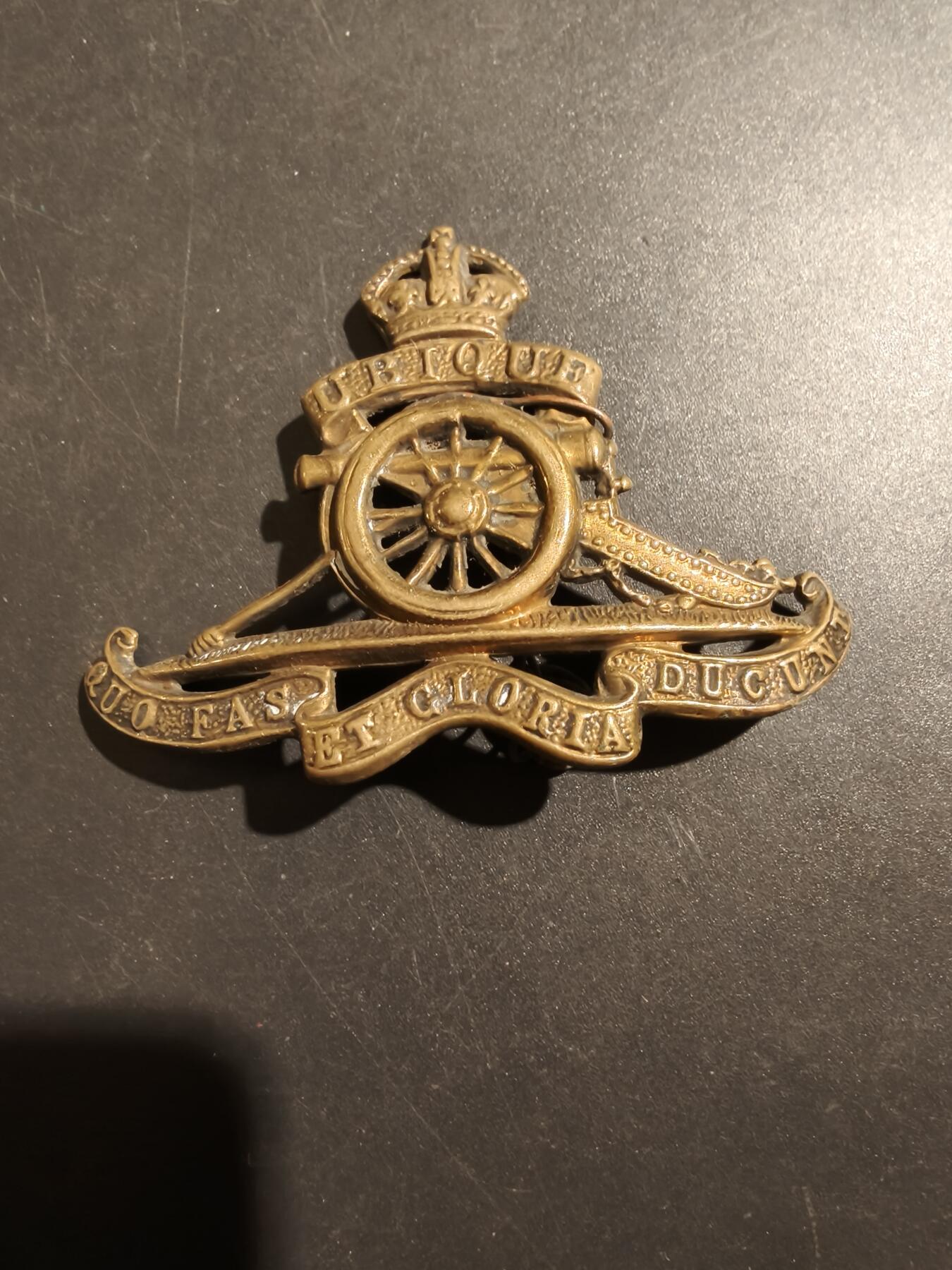 老王徽章第181期 英国皇家炮兵帽徽    一战时期