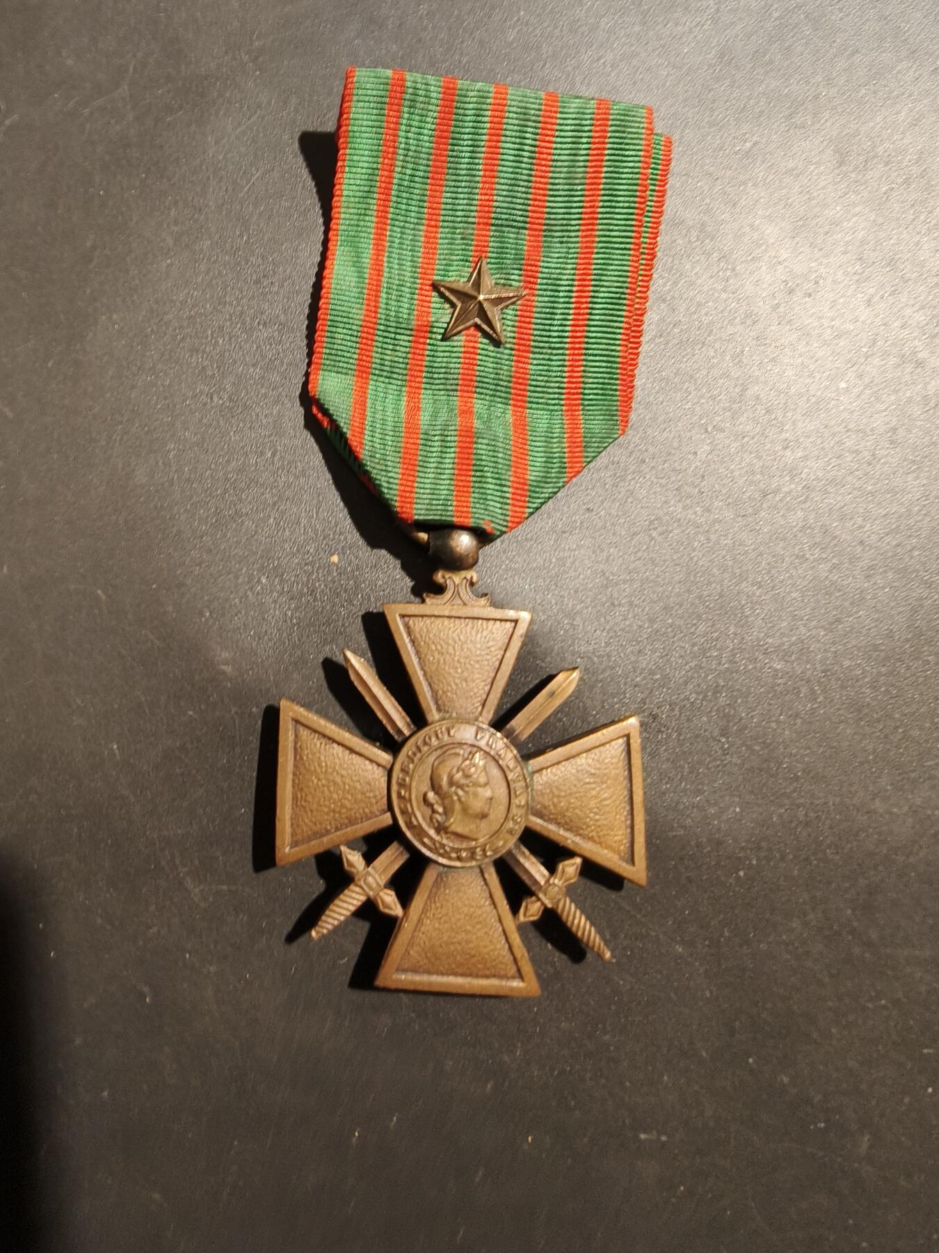 老王徽章第181期 法国1918版战争十字奖章   一颗铜星勋饰