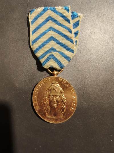 老王徽章第181期 - 法国北非安全行动老兵服役国家感恩纪念章