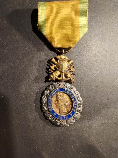 老王徽章第181期 - 法国军事奖章   三共时期    950银镀金珐琅   20g