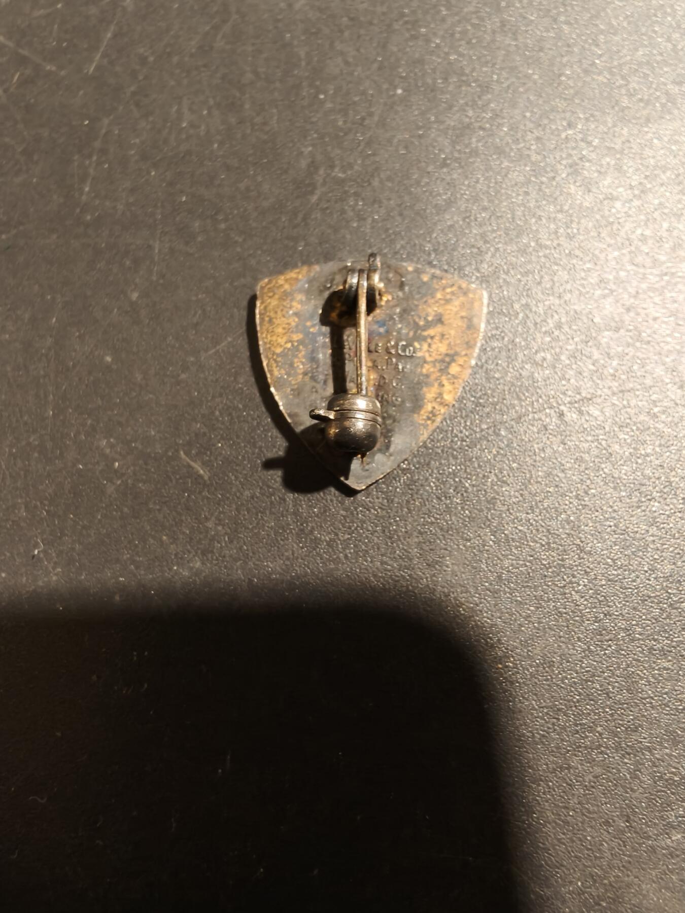 老王徽章第181期 美国陆军航空队物资司令部证章    二战时期横针版    925银珐琅    