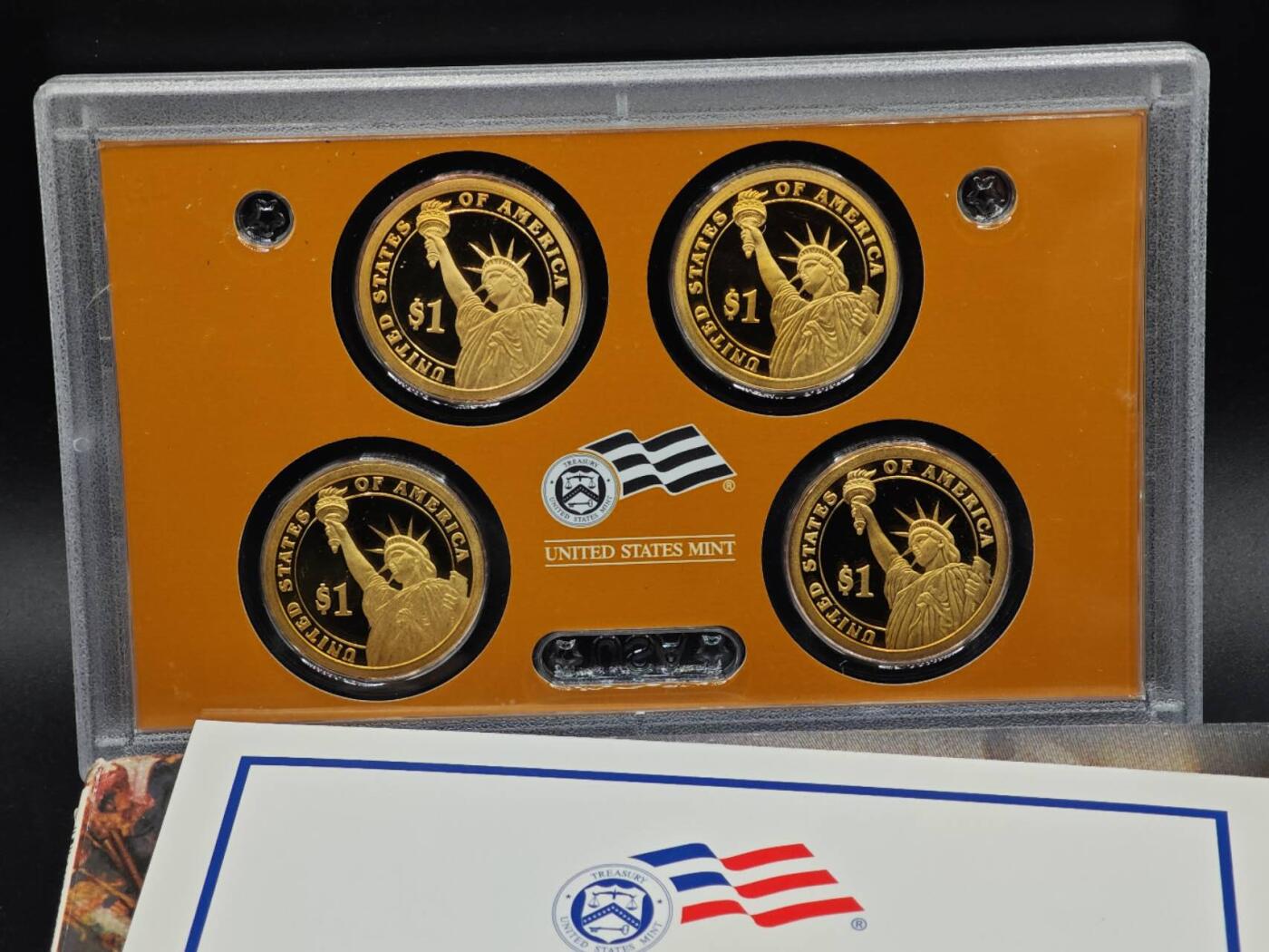 【淘币小摊】实时拍第八百七十拍   银币套币场    年前最后一场周一预留全部发出 本场无中意拍品可私信周日发货请更换最新收货地址不方便收货的请勿参拍或者顺丰到付